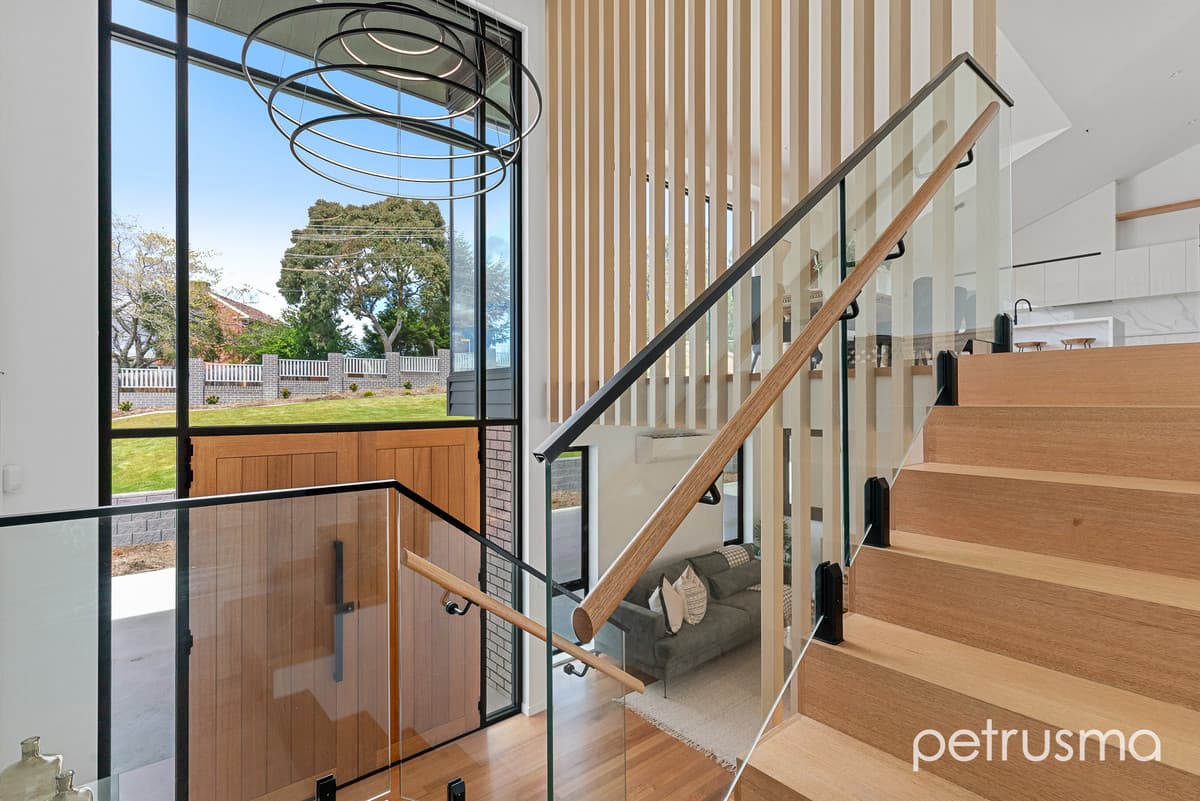 2 Belhaven Avenue Taroona TAS 7053, Taroona - Thumbnail 2