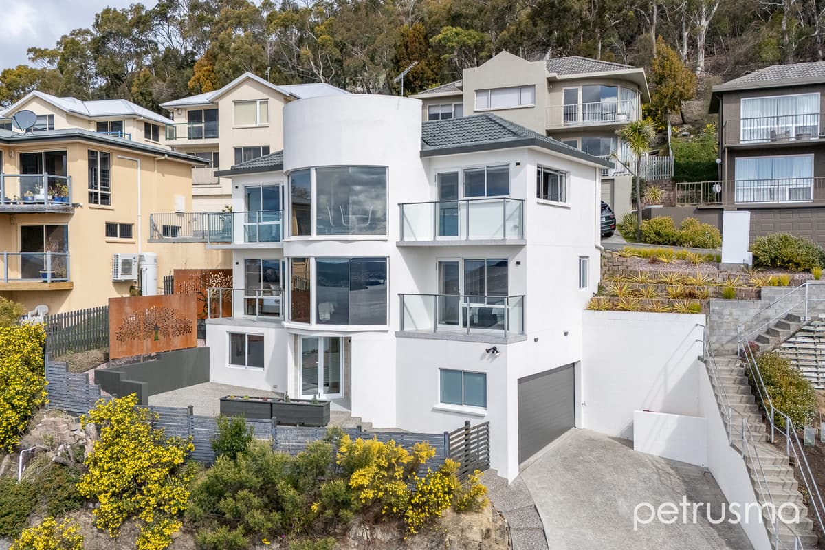 10 / 54 Nicholas Drive Sandy Bay TAS 7005, Sandy Bay - Thumbnail 2