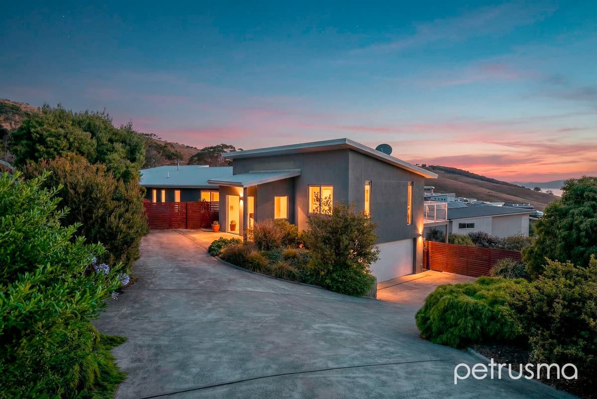 39 Spinnaker Crescent Tranmere TAS 7018, Tranmere - Image 1