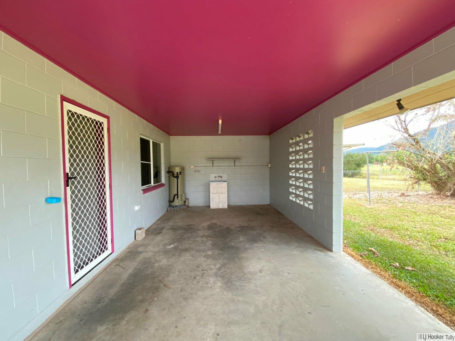 Unit 1/139 Old Tully Road, Birkalla, Birkalla - Image 1