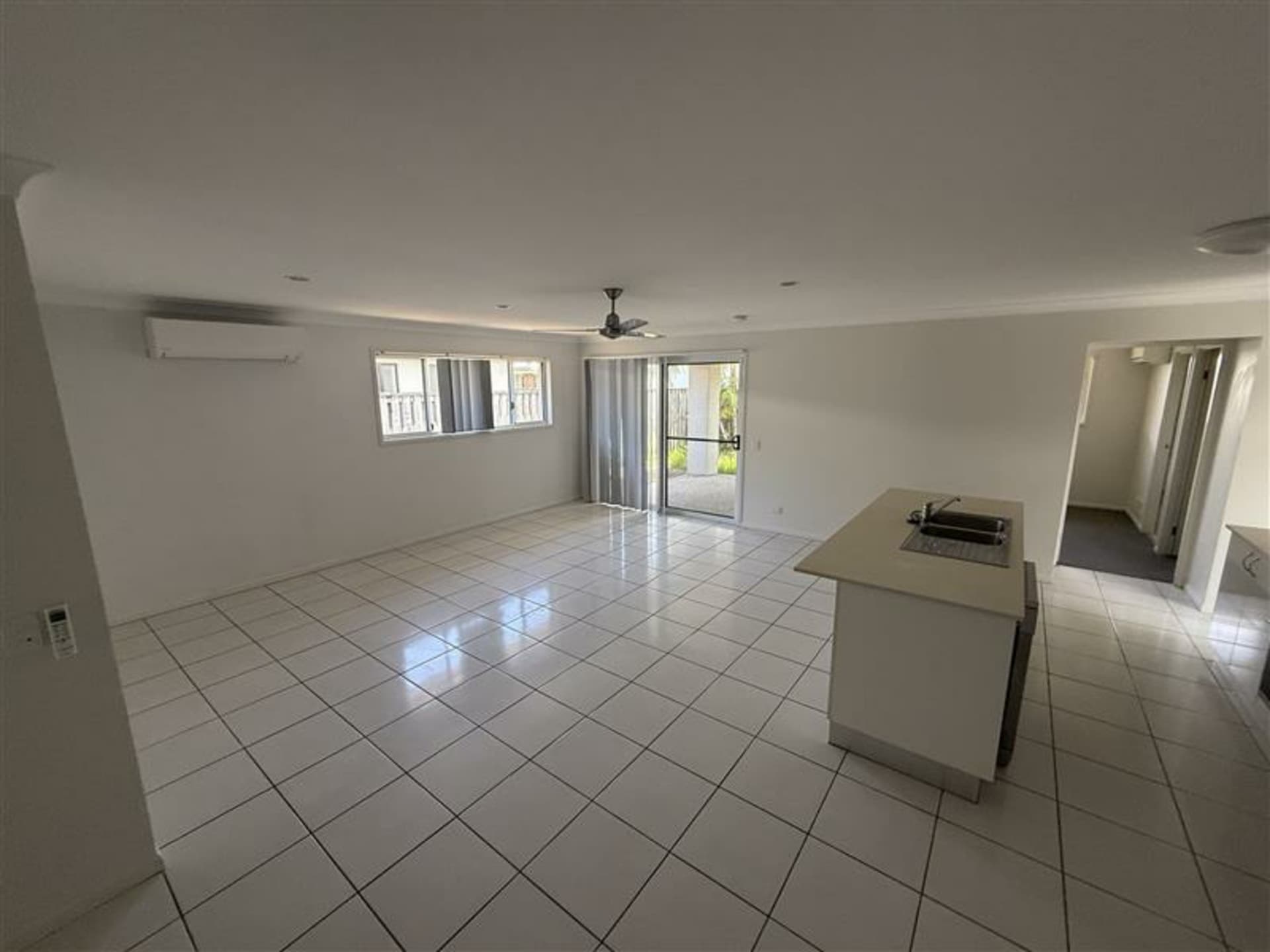 175 Whitehaven Drive Blacks Beach QLD, Blacks Beach - Thumbnail 4