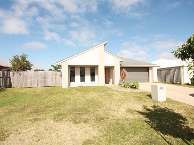 8 Bilgola Place Blacks Beach QLD, Blacks Beach - Thumbnail 2