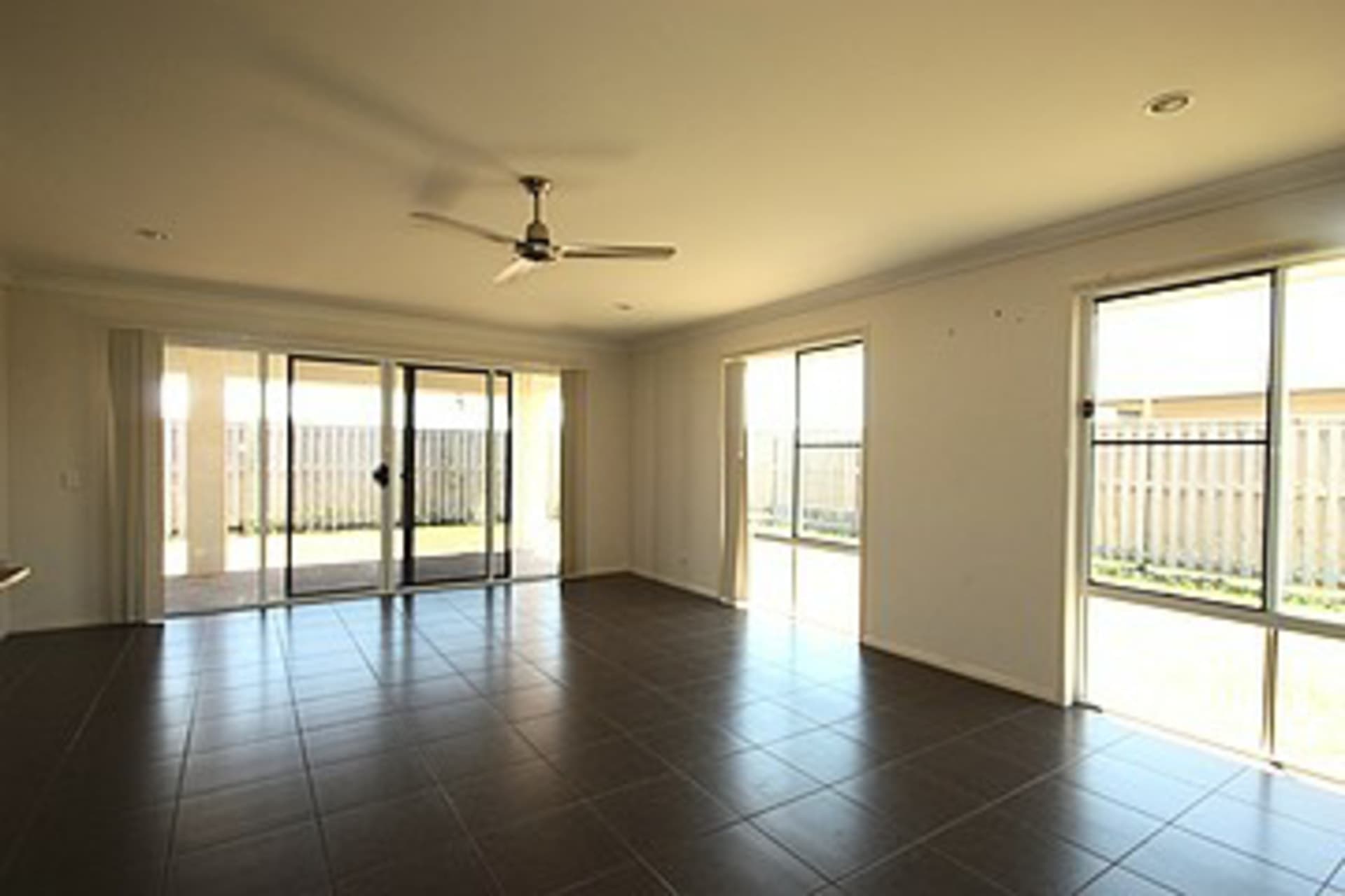 24 Whitehaven Drive Blacks Beach QLD, Blacks Beach - Thumbnail 4