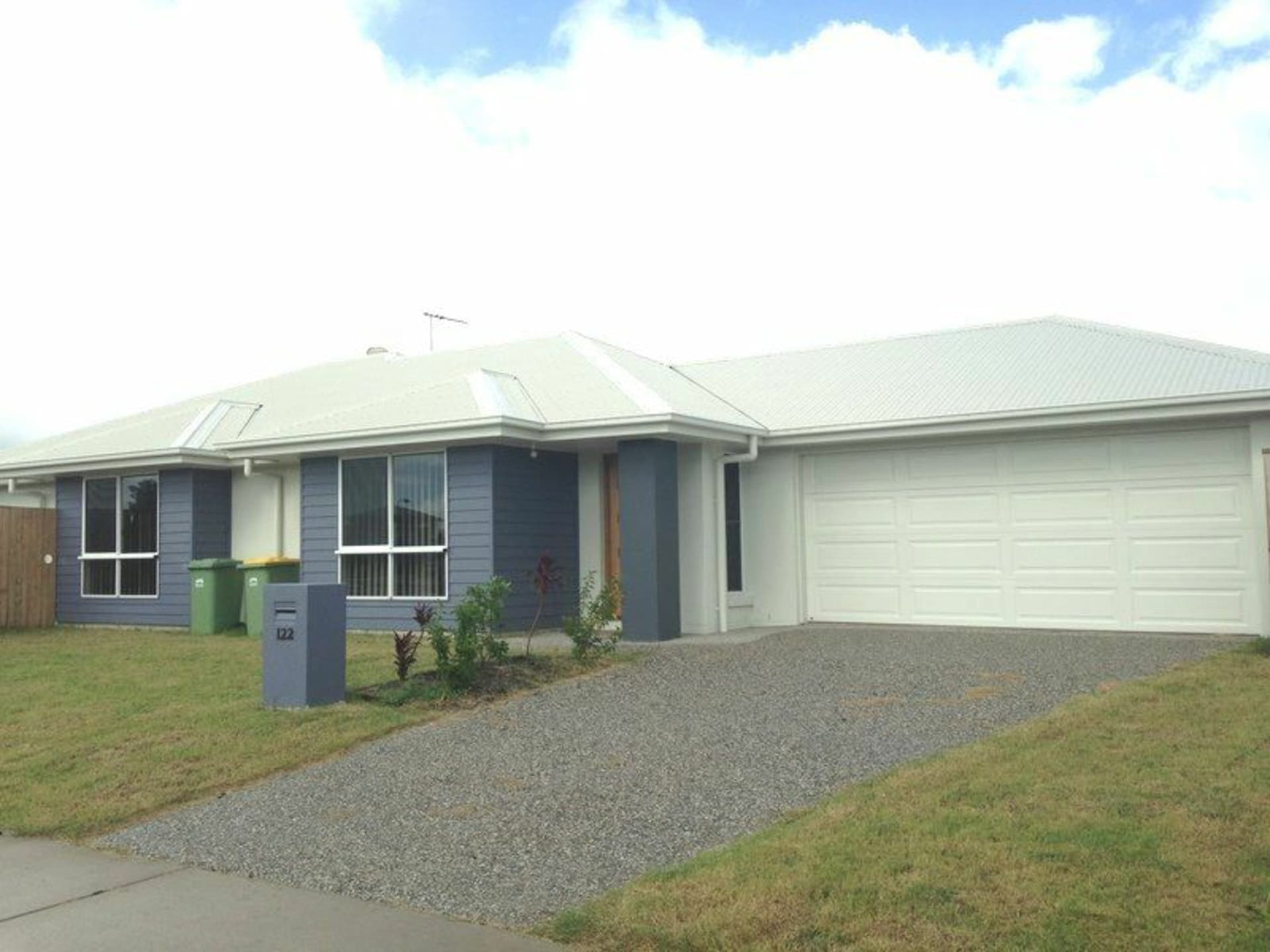 122 Whitehaven Drive Blacks Beach QLD, Blacks Beach - Thumbnail 2