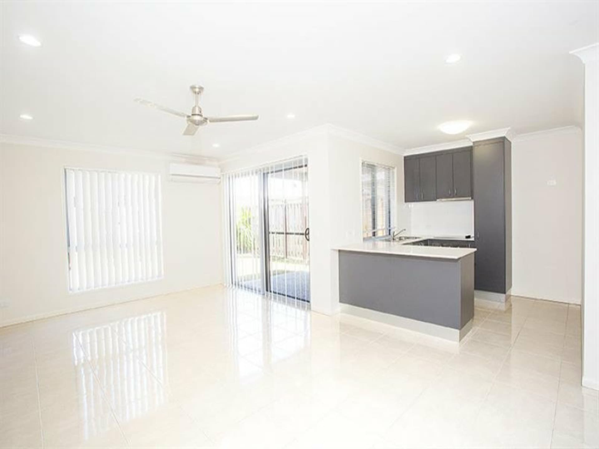 11 Cable Court Blacks Beach QLD, Blacks Beach - Thumbnail 2
