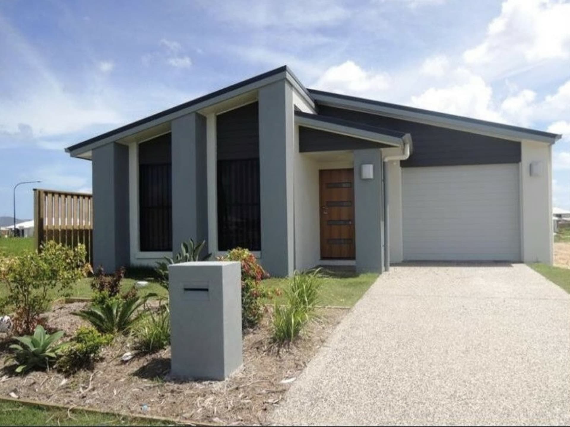 5 Burleigh Court Blacks Beach QLD, Blacks Beach - Thumbnail 2
