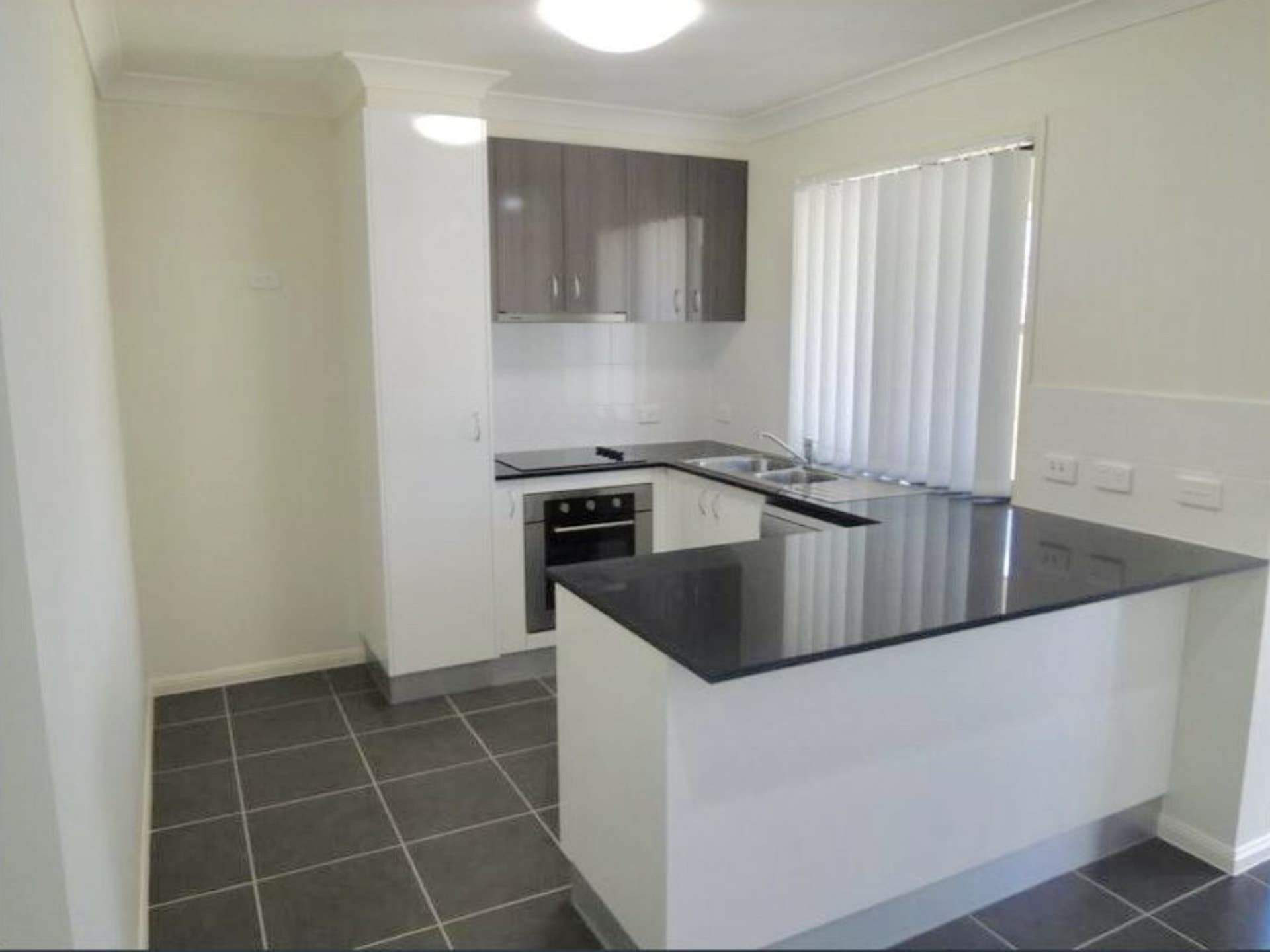 5 Burleigh Court Blacks Beach QLD, Blacks Beach - Thumbnail 4