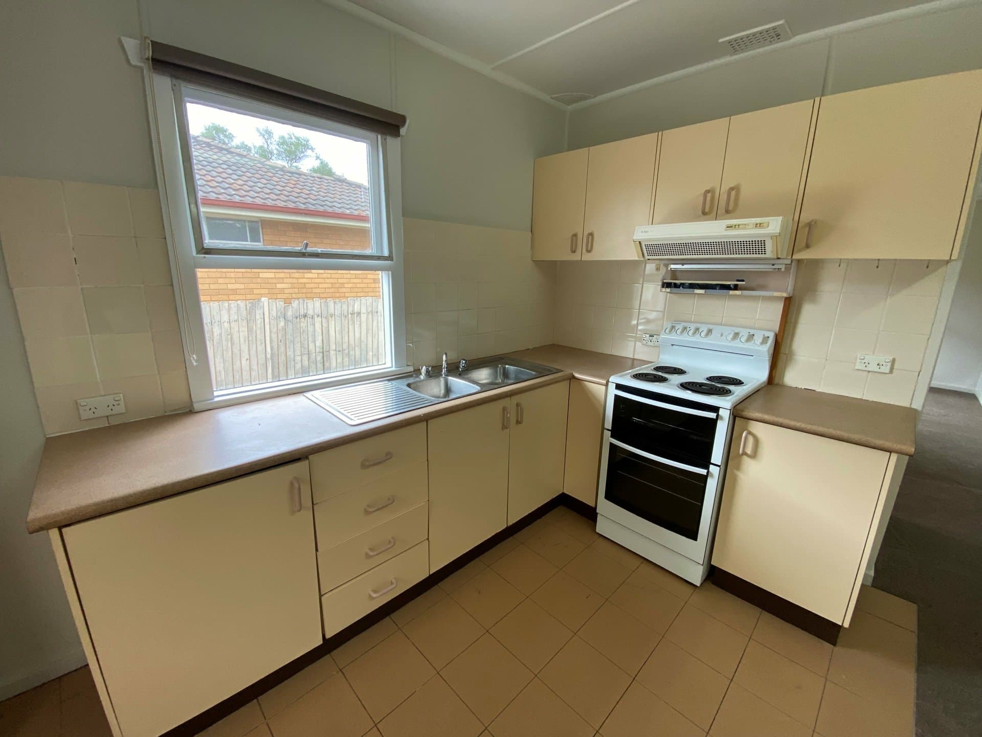 1/6 Yeddenba Avenue Blue Bay NSW, Blue Bay - Thumbnail 2