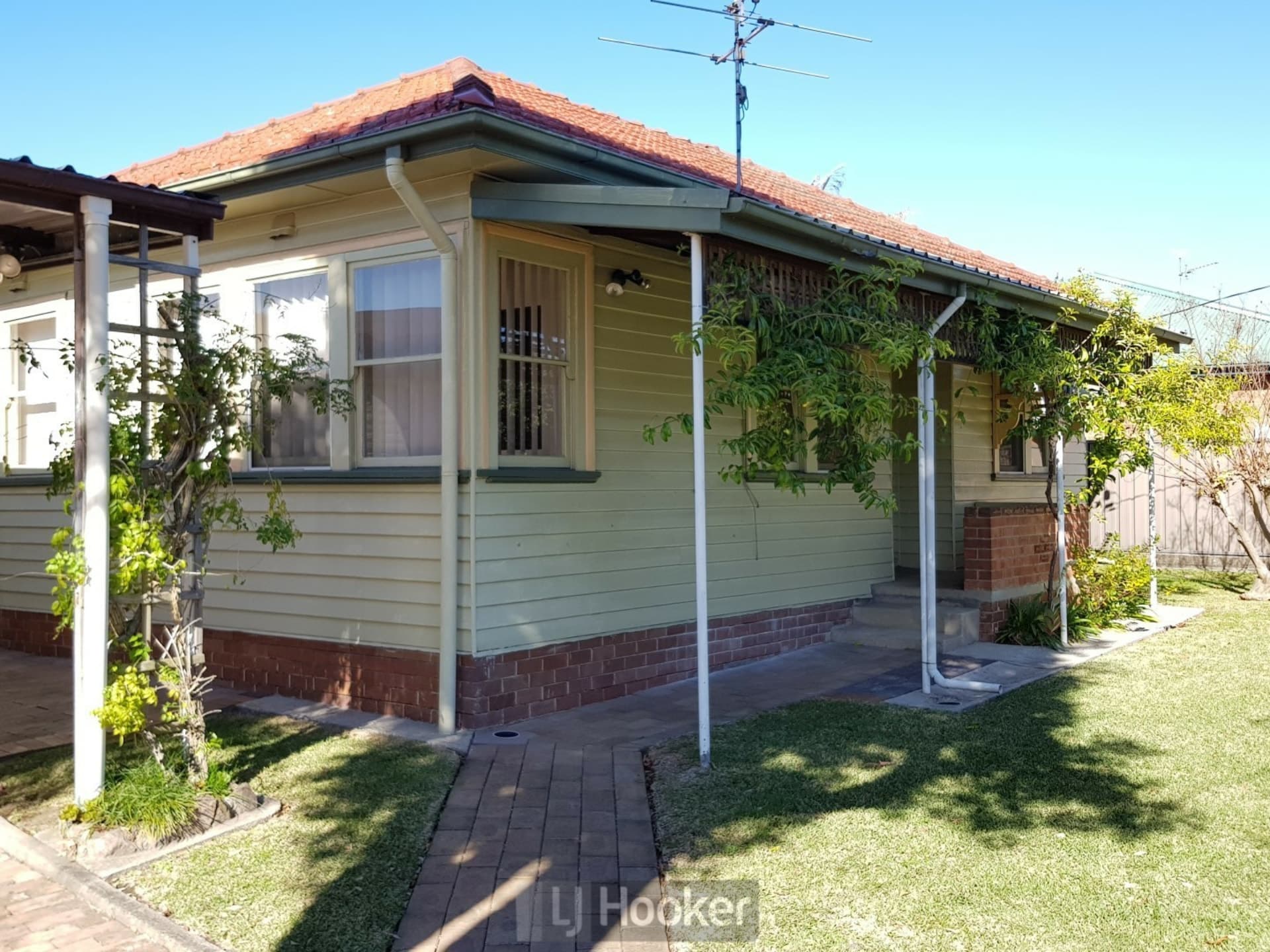 2 Fourth Street Booragul NSW, Booragul - Thumbnail 2