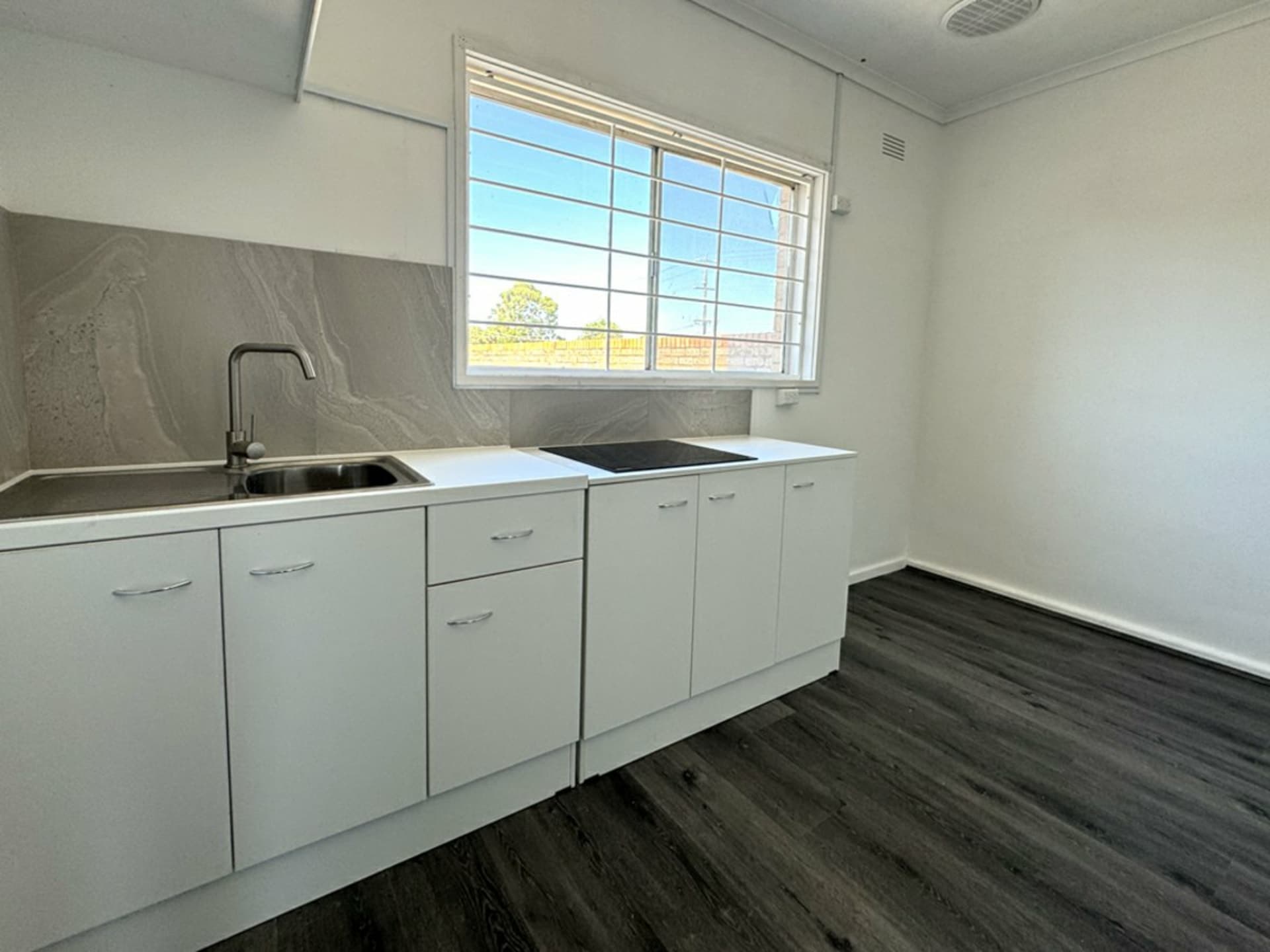 2/98 Coleman Road Boronia VIC, Boronia - Thumbnail 2