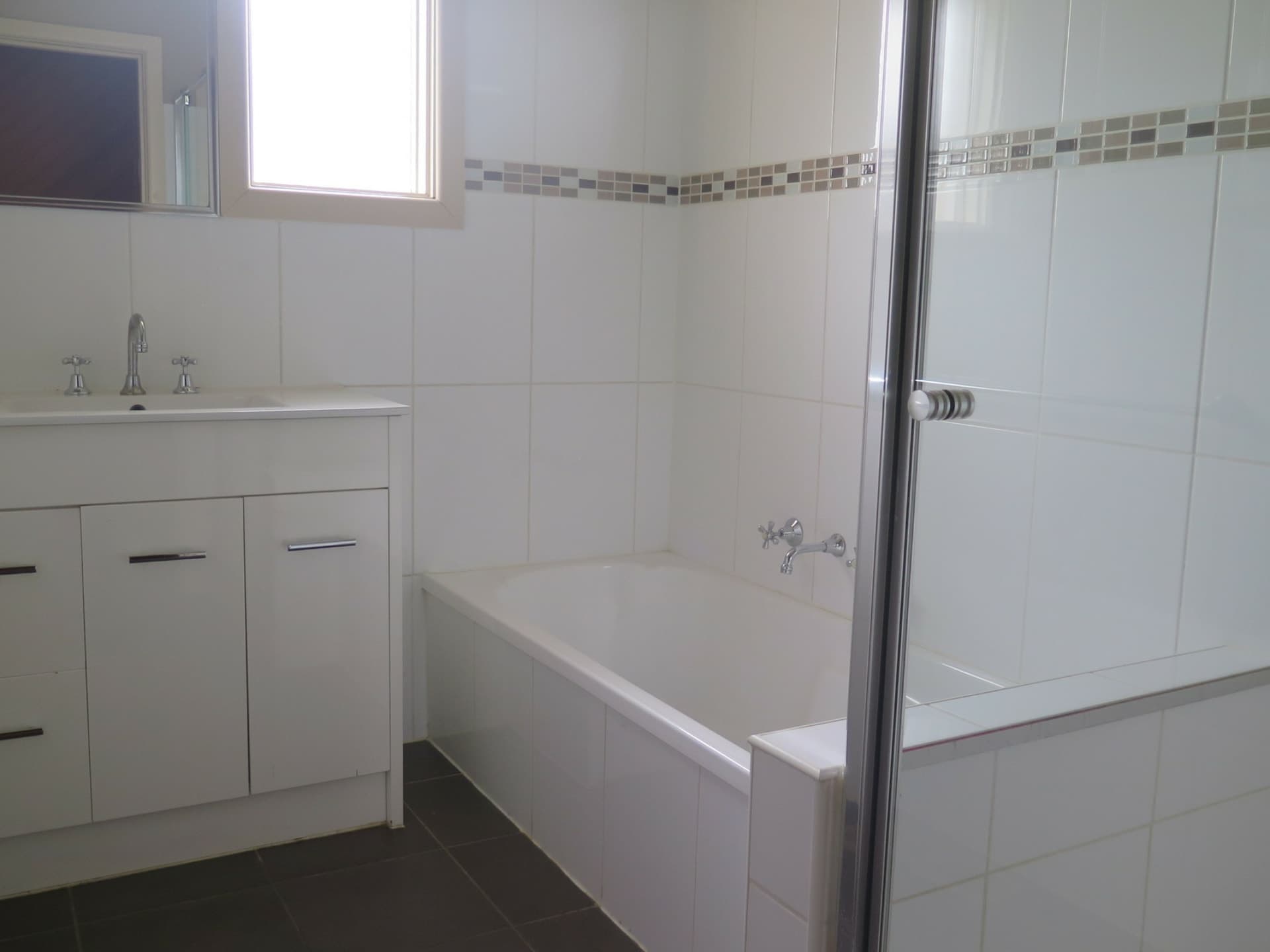 13 Flinders Crescent Boronia VIC, Boronia - Thumbnail 4