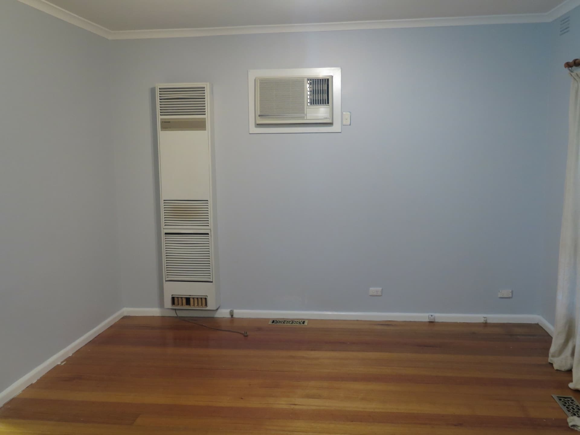 27 Royalden Close Boronia VIC, Boronia - Thumbnail 3
