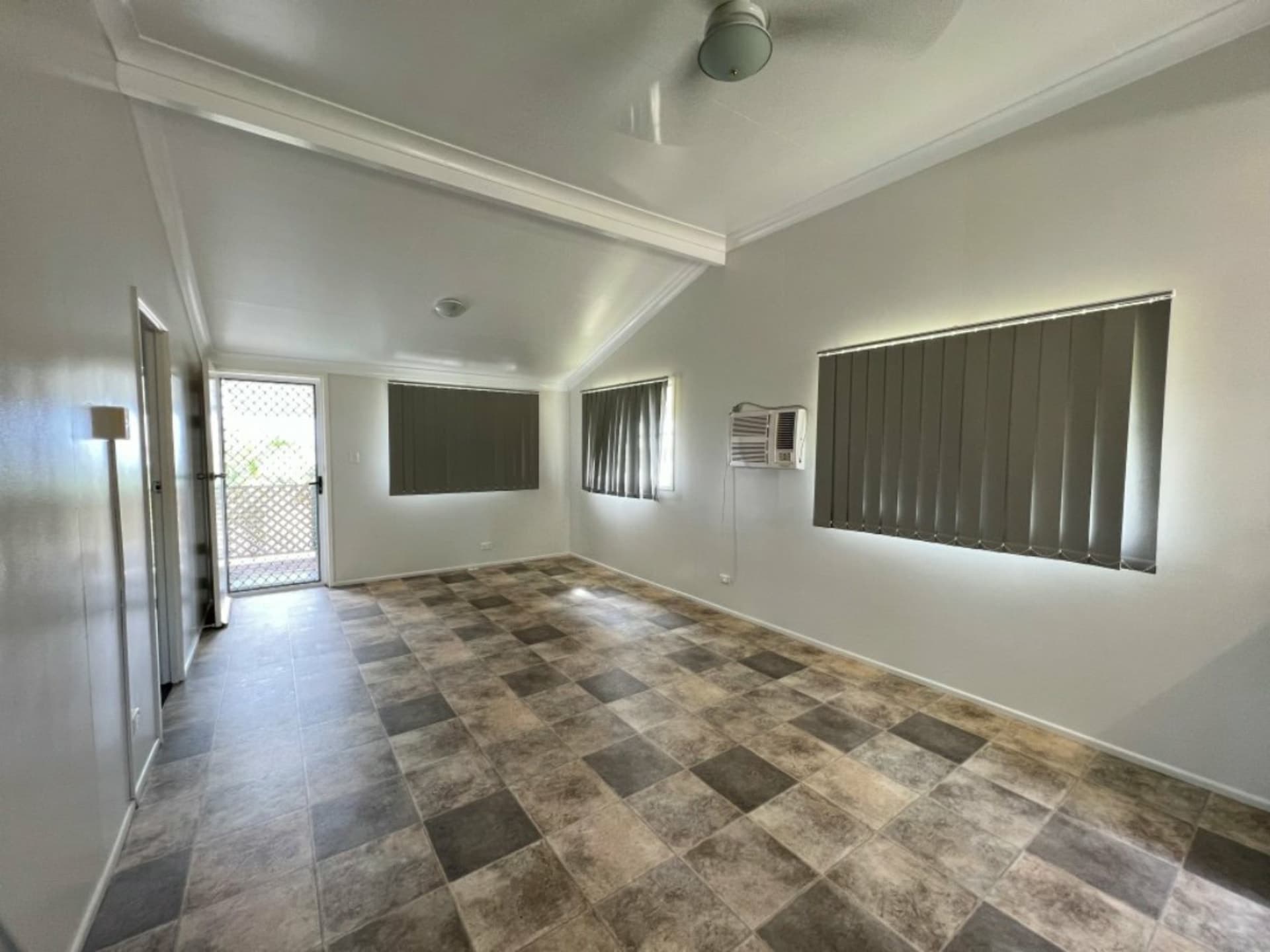 2 Bull Crescent Bowen QLD, Bowen - Thumbnail 4