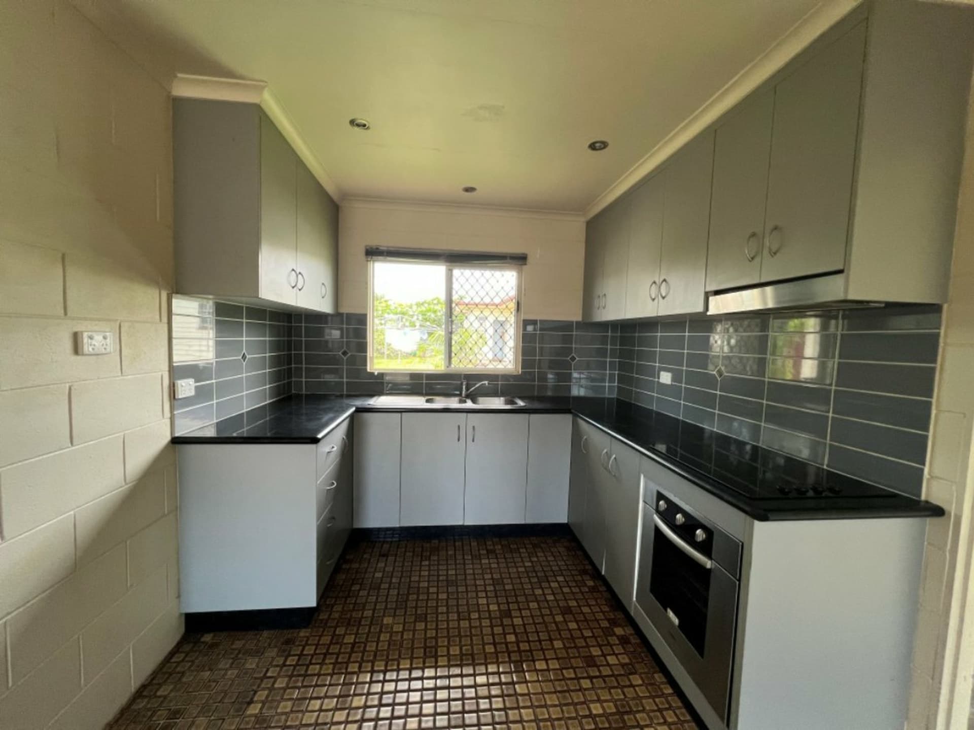 2/89 Powell Street Bowen QLD, Bowen - Thumbnail 5