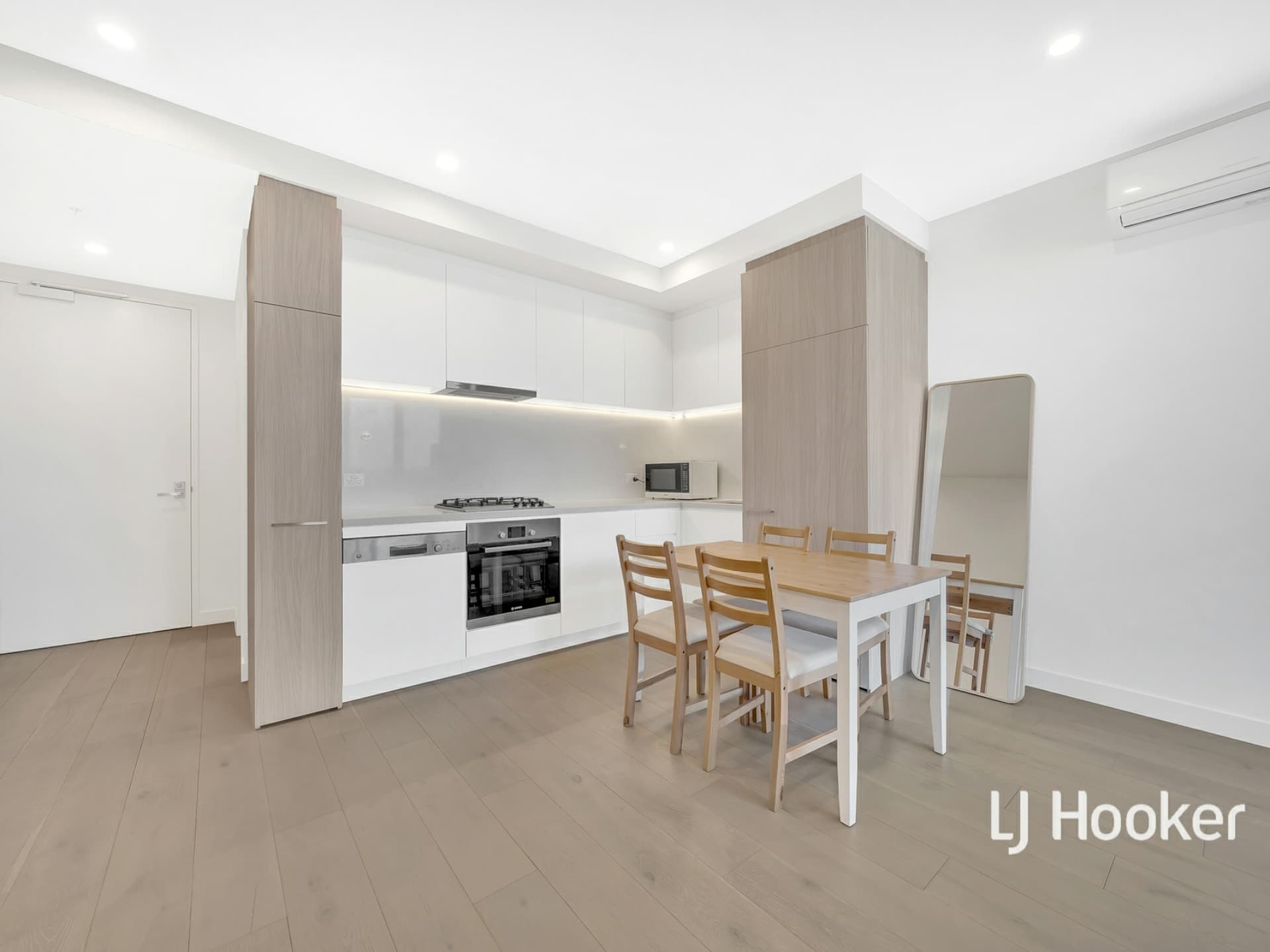 606/15 Irving Avenue Box Hill VIC, Box Hill - Thumbnail 2