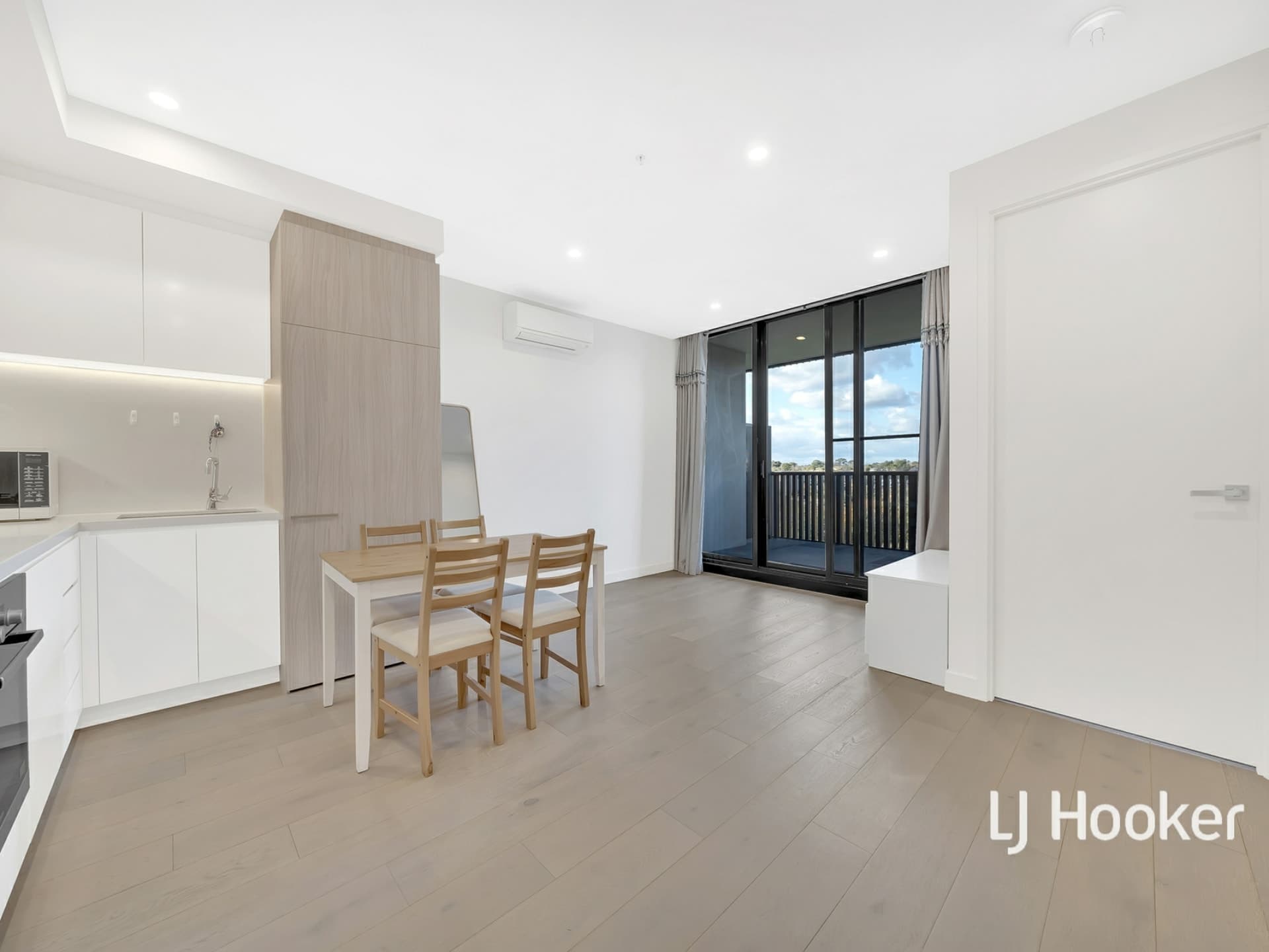 606/15 Irving Avenue Box Hill VIC, Box Hill - Thumbnail 3