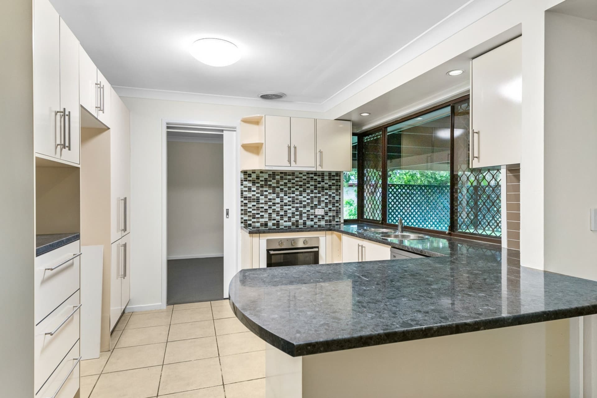 5 Milsted Court Bracken Ridge QLD, Bracken Ridge - Thumbnail 2