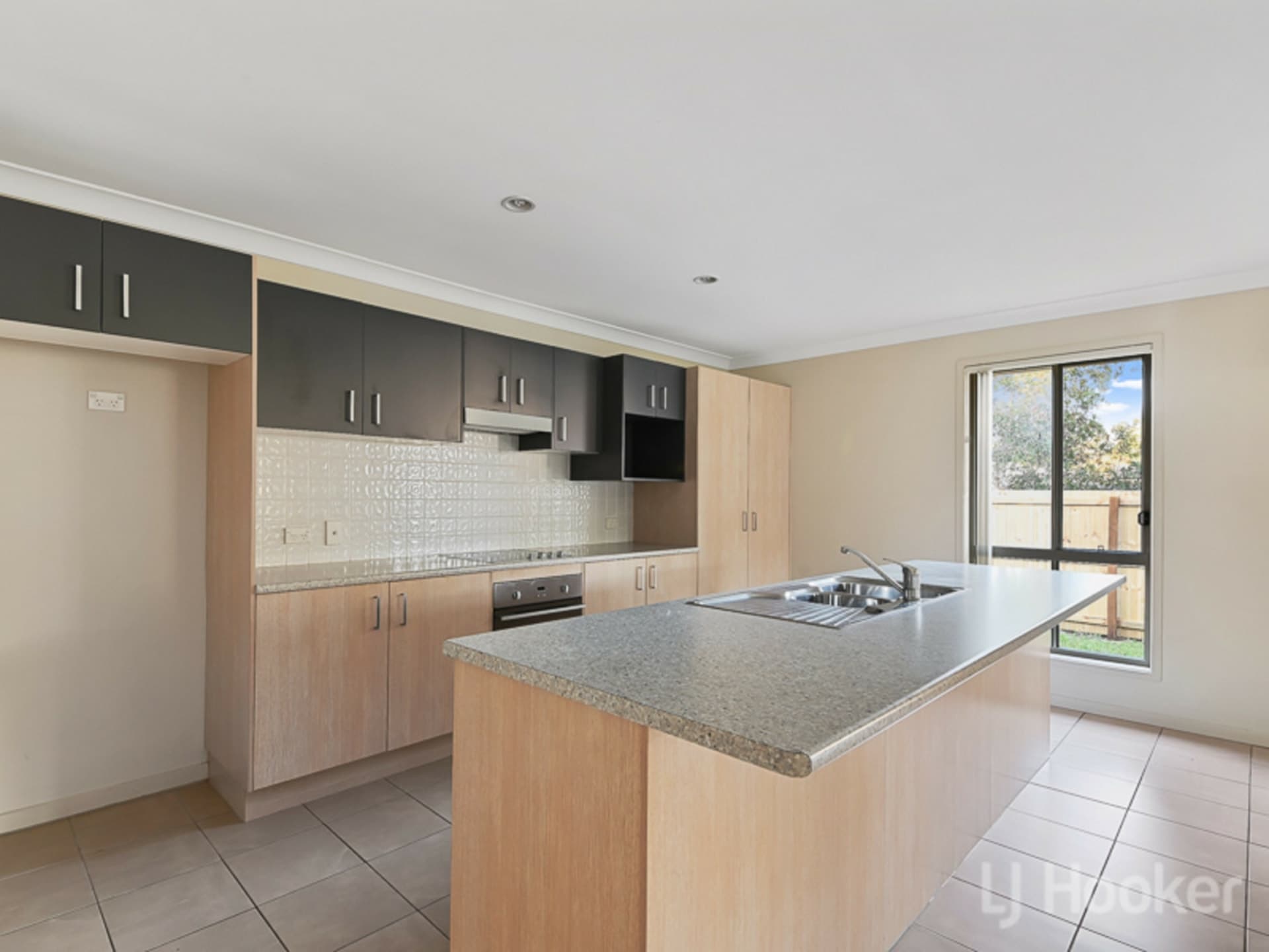 15 Fabian Place Bracken Ridge QLD, Bracken Ridge - Thumbnail 2