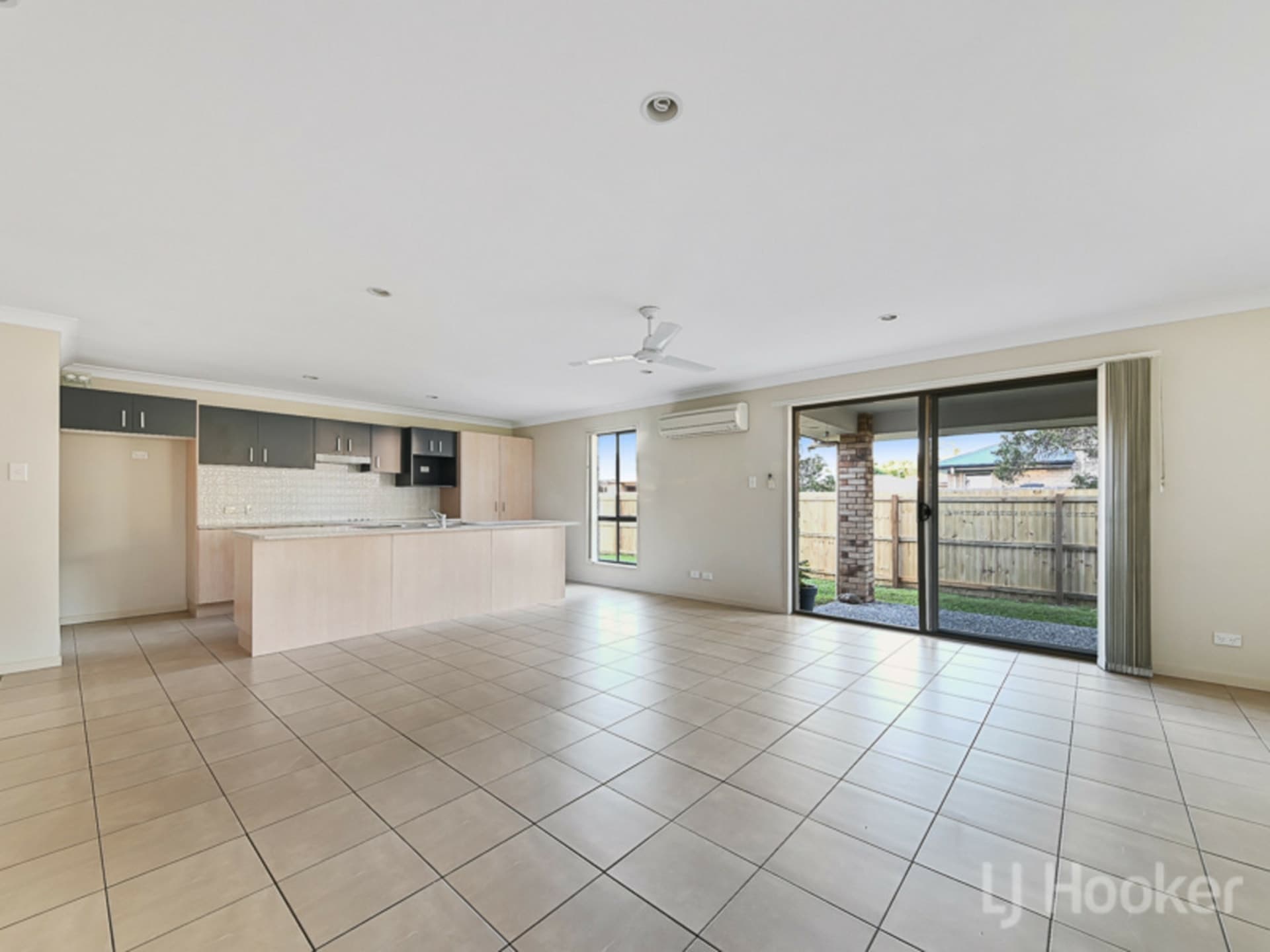 15 Fabian Place Bracken Ridge QLD, Bracken Ridge - Thumbnail 3