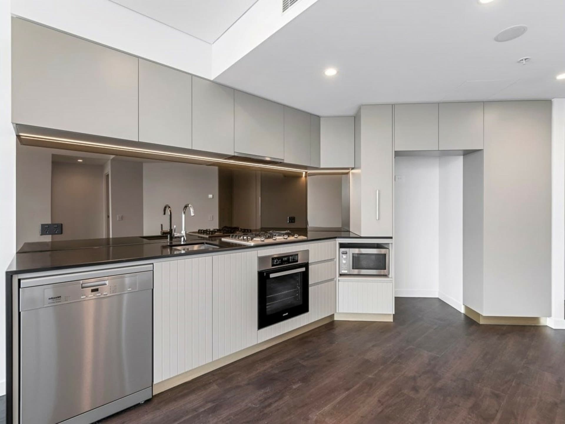 2206/8 Adelaide Street Brisbane City QLD, Brisbane City - Thumbnail 6