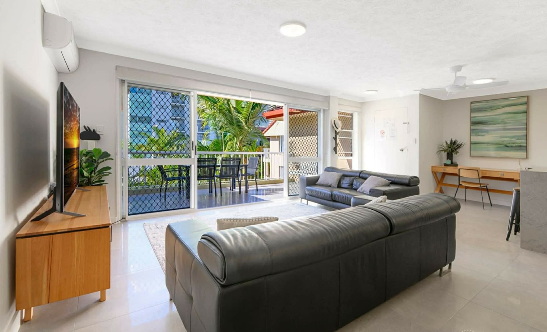 16/16 Jubilee Avenue Broadbeach QLD, Broadbeach - Thumbnail 3