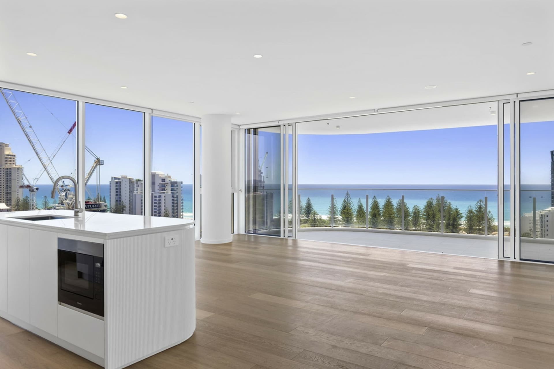 1301/4, Broadbeach - Thumbnail 4