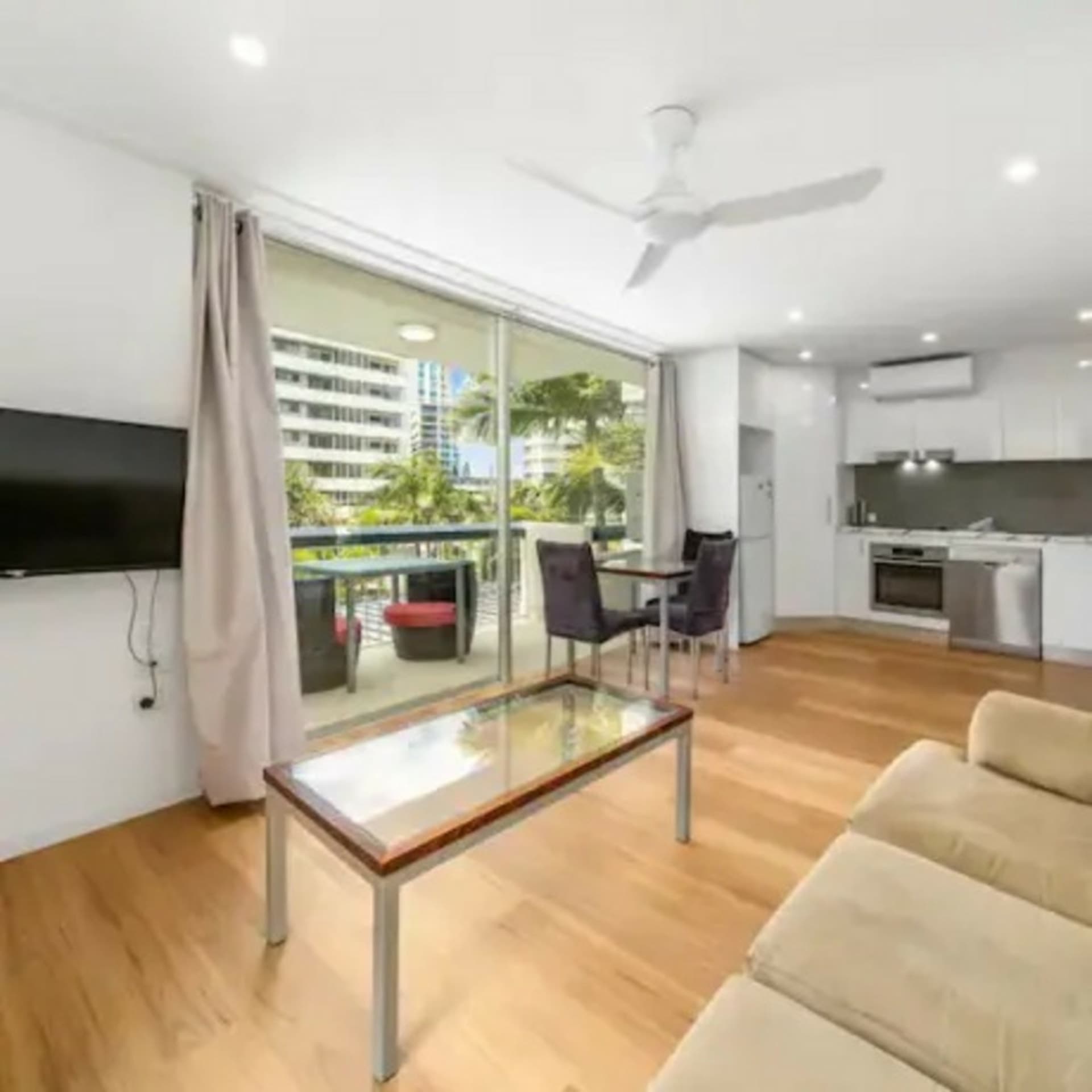 301/2 Queensland Avenue Broadbeach QLD, Broadbeach - Thumbnail 6