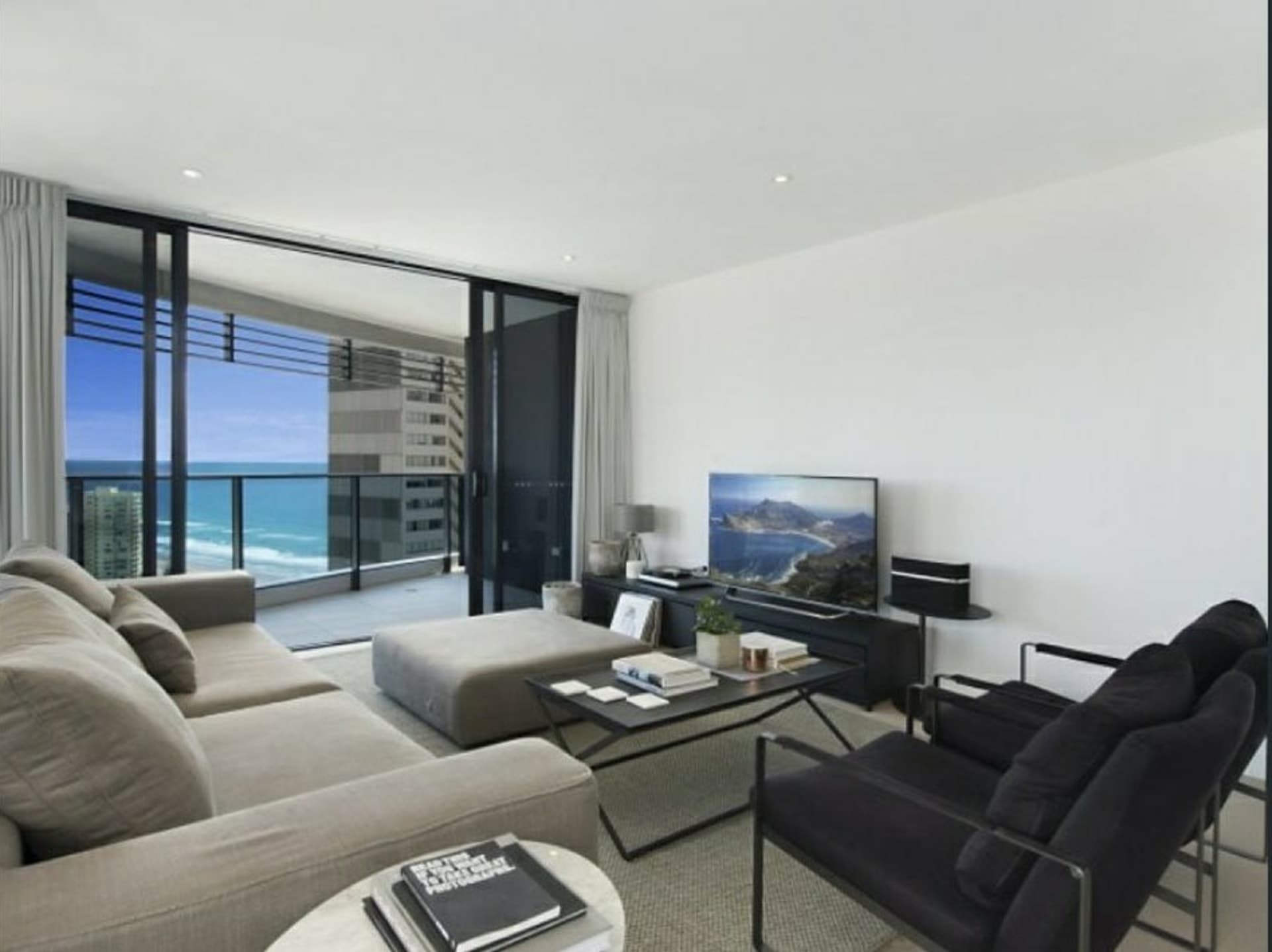 3001/1 Oracle Boulevard Broadbeach QLD, Broadbeach - Thumbnail 4
