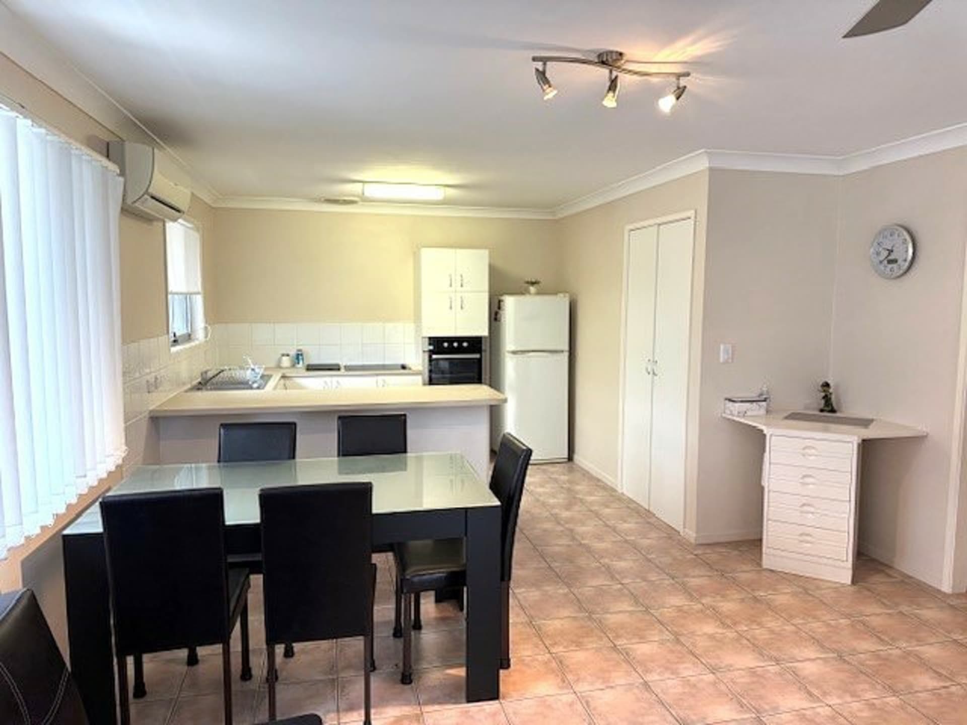 3/18 Anne Avenue Broadbeach QLD, Broadbeach - Thumbnail 2