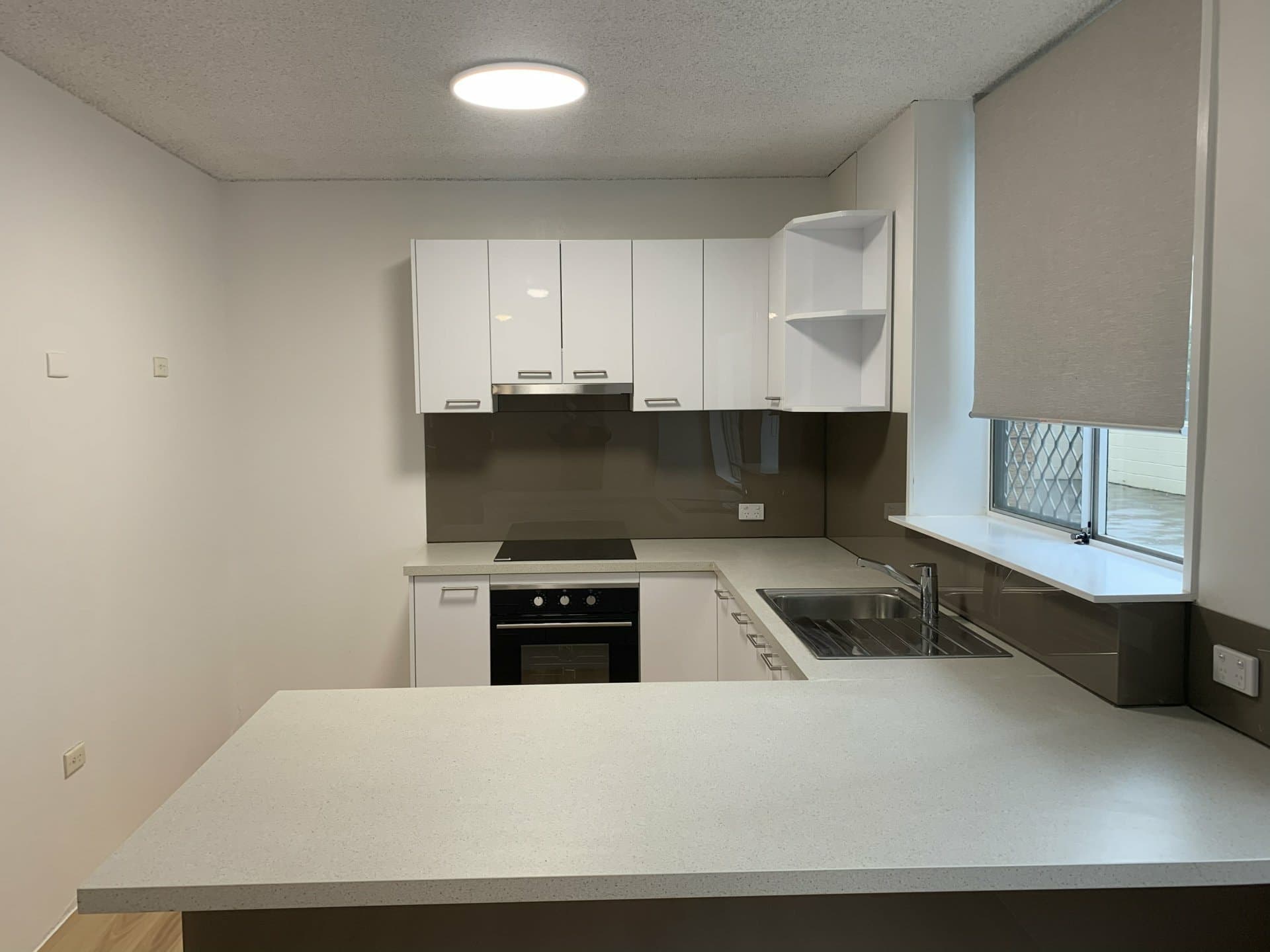 Unit 4/2-4 Elizabeth Avenue, Broadbeach, Broadbeach - Thumbnail 3