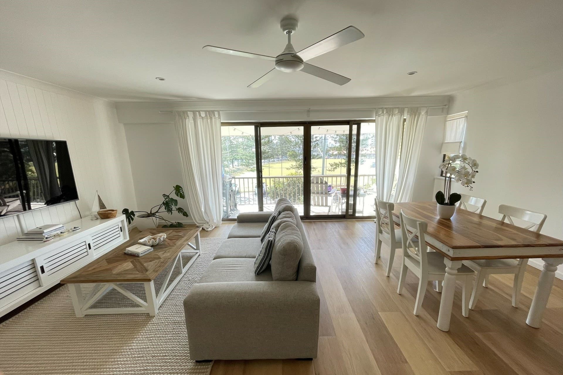15/24 Chelsea Avenue Broadbeach QLD, Broadbeach - Thumbnail 2