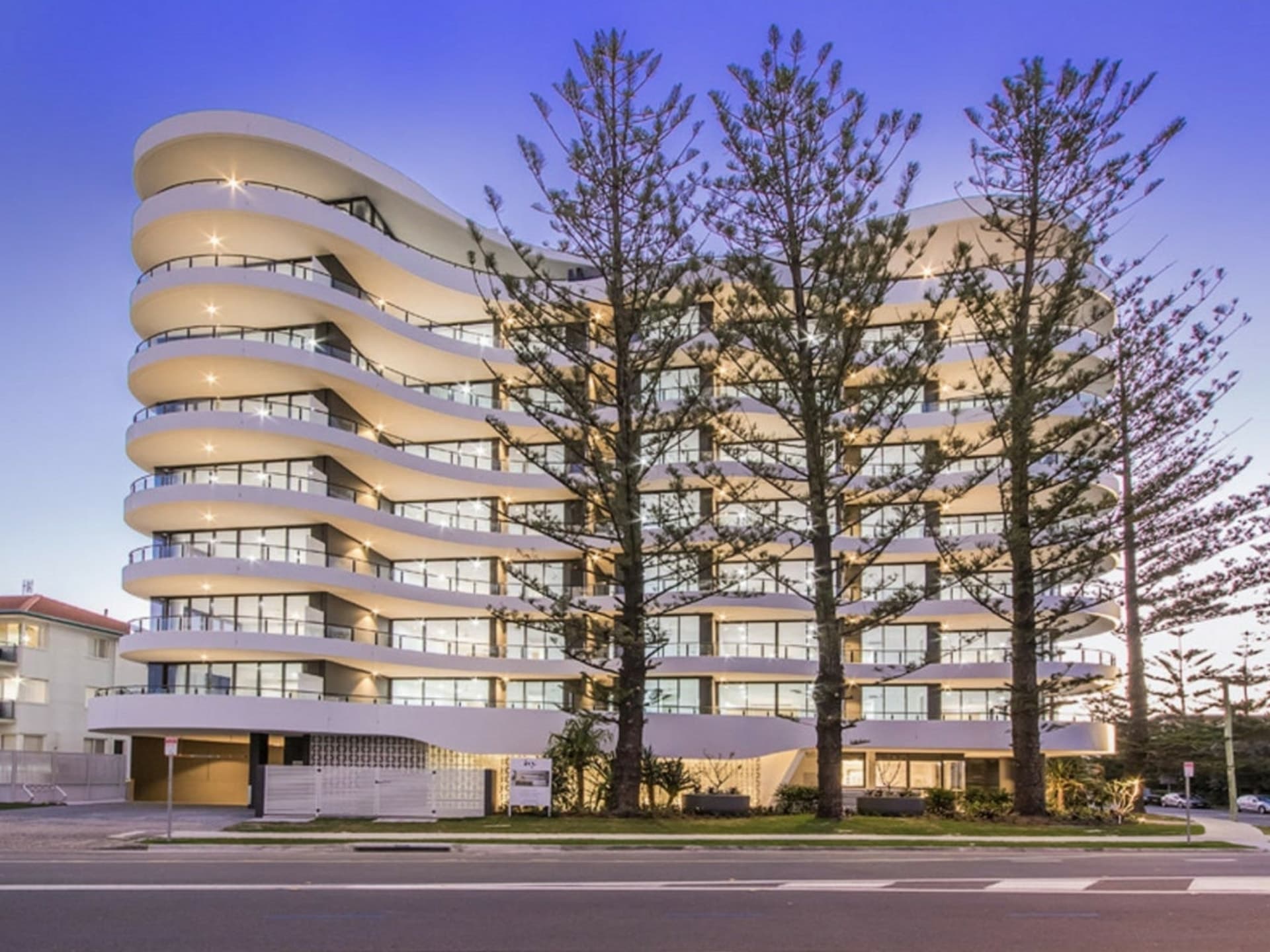 305/95 Old Burleigh Road Broadbeach QLD, Broadbeach - Image 1