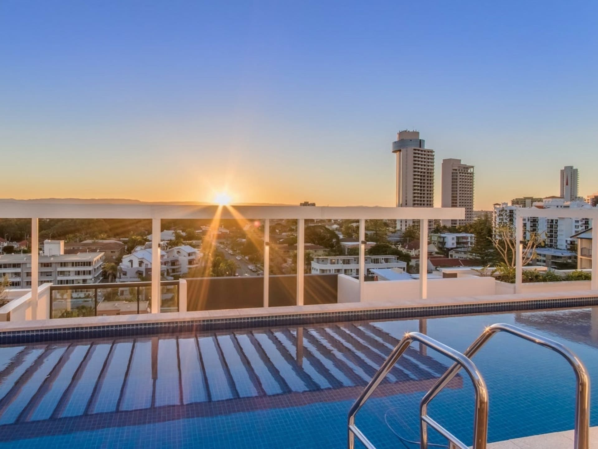 305/95 Old Burleigh Road Broadbeach QLD, Broadbeach - Thumbnail 2