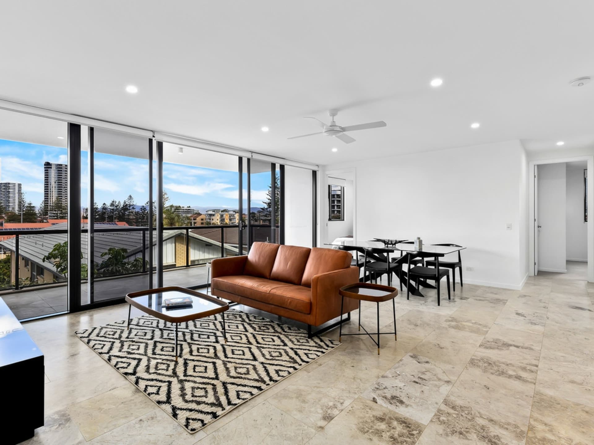 305/95 Old Burleigh Road Broadbeach QLD, Broadbeach - Thumbnail 3