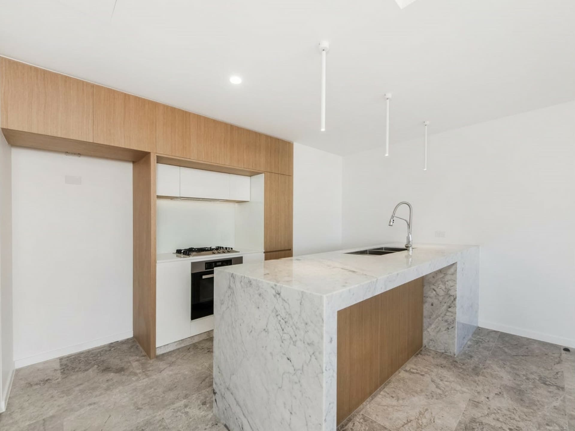 305/95 Old Burleigh Road Broadbeach QLD, Broadbeach - Thumbnail 4