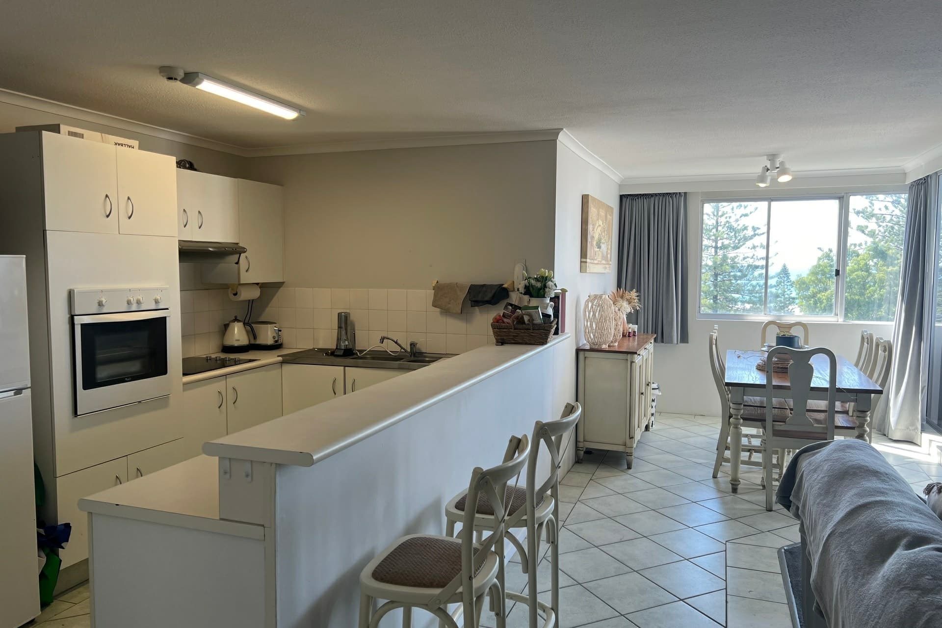 19/155 Old Burleigh Road Broadbeach QLD, Broadbeach - Thumbnail 3