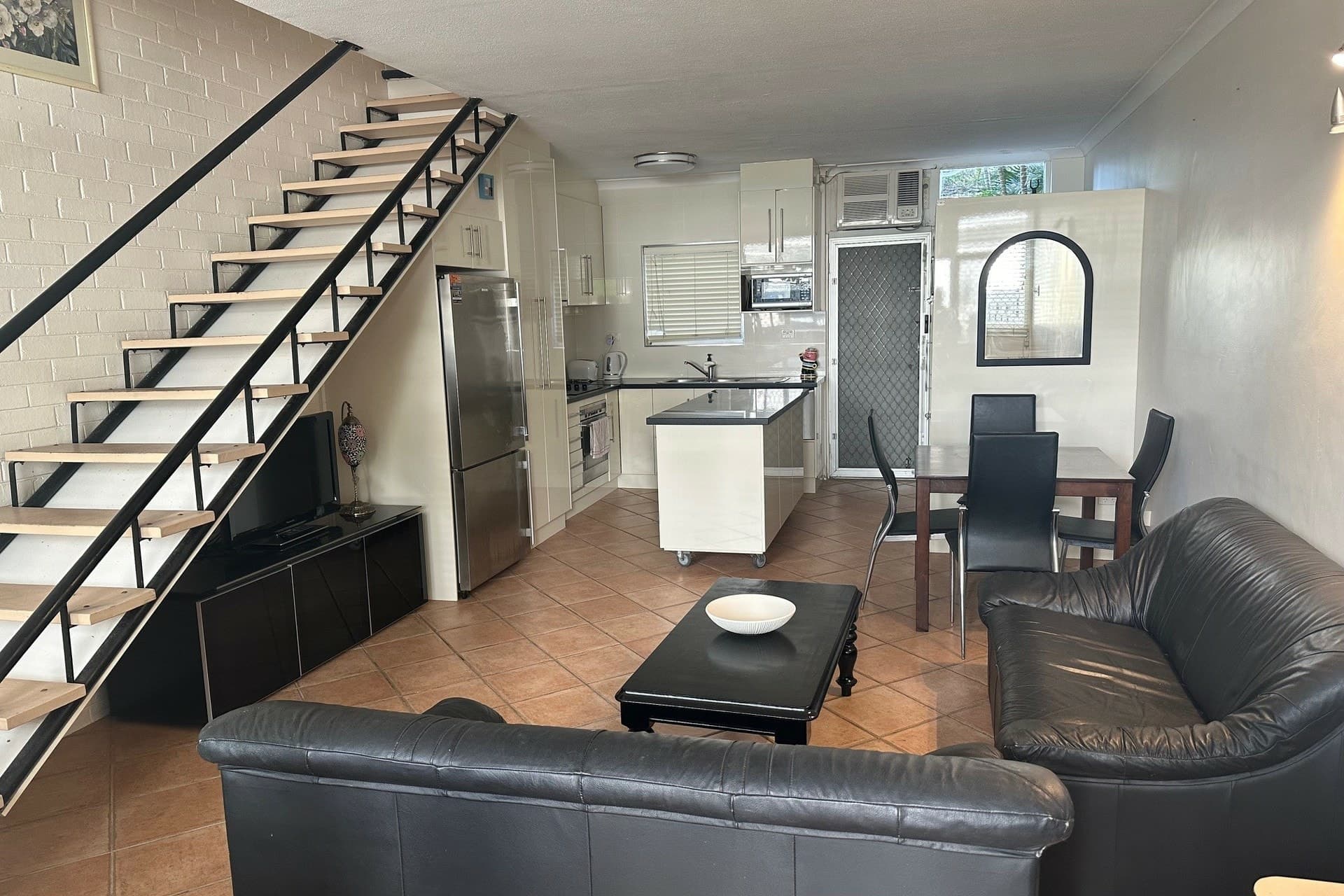 4/118 Old Burleigh Road Broadbeach QLD, Broadbeach - Thumbnail 3