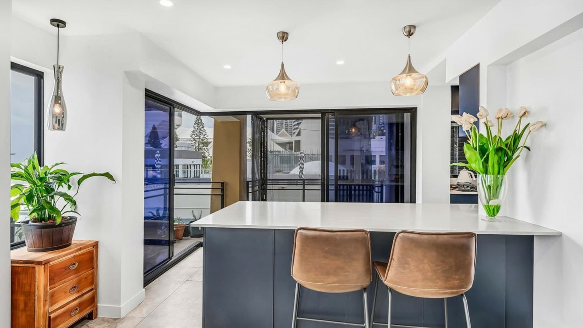 8/10 Albert Avenue Broadbeach QLD, Broadbeach - Thumbnail 4