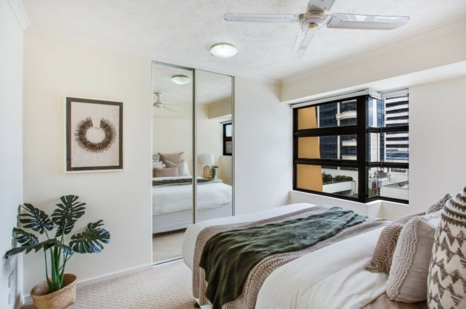 11/10 Albert Avenue Broadbeach QLD, Broadbeach - Thumbnail 7