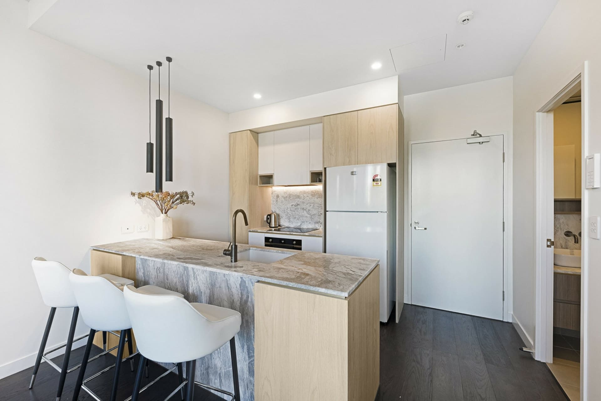 303/185 Old Burleigh Road Broadbeach QLD, Broadbeach - Thumbnail 3