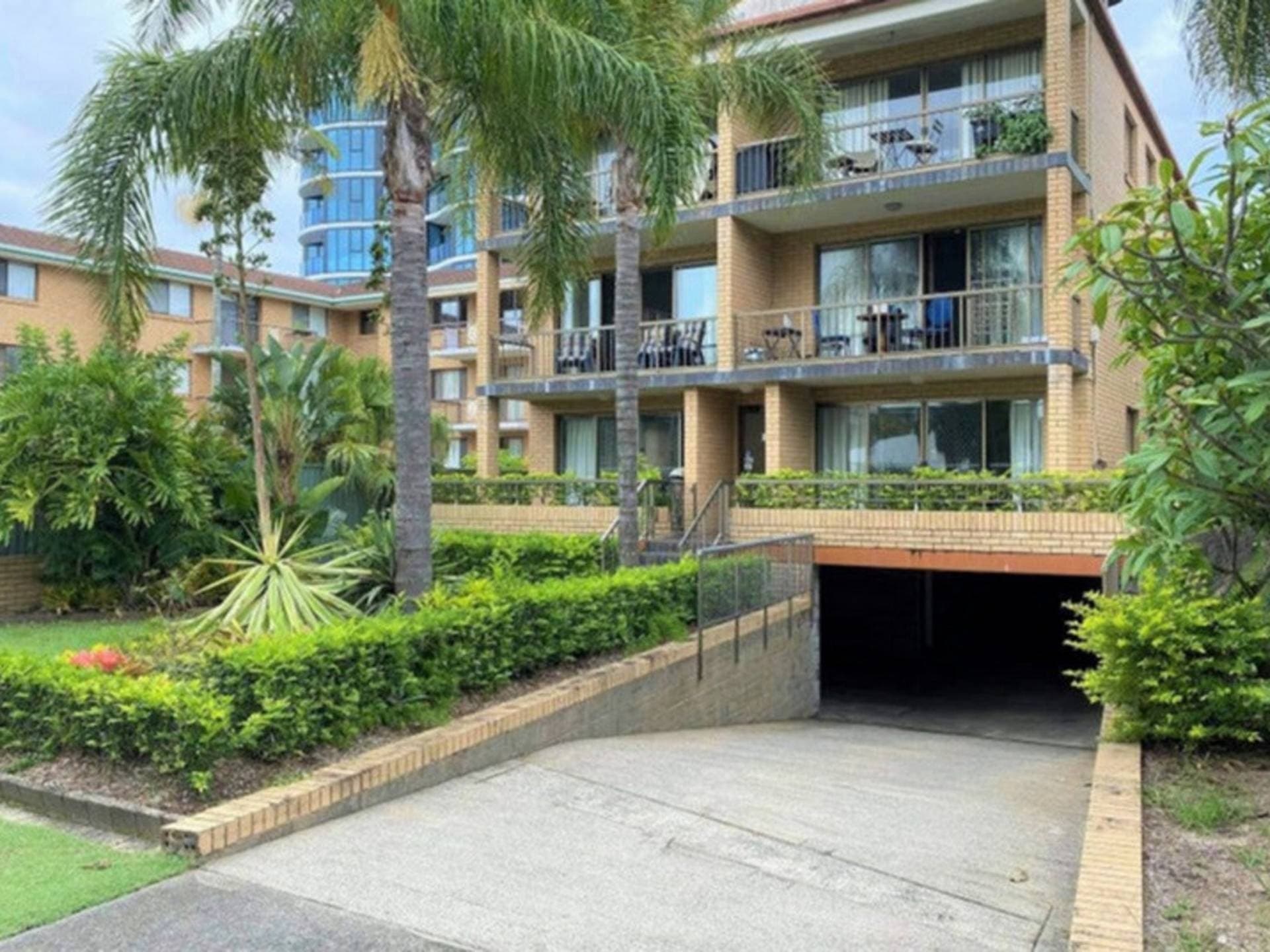 4/25 Armrick Avenue Broadbeach QLD, Broadbeach - Thumbnail 4
