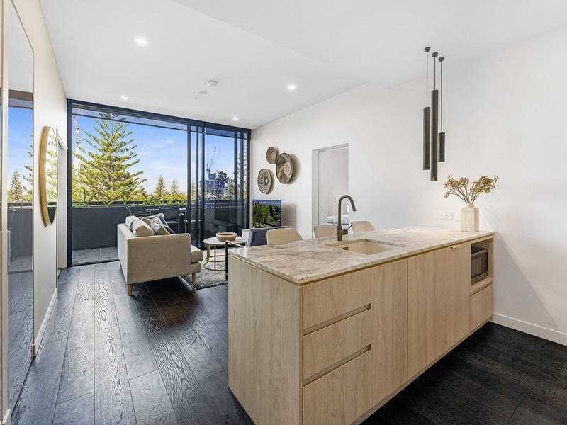 303/185 Old Burleigh Road Broadbeach QLD, Broadbeach - Thumbnail 4