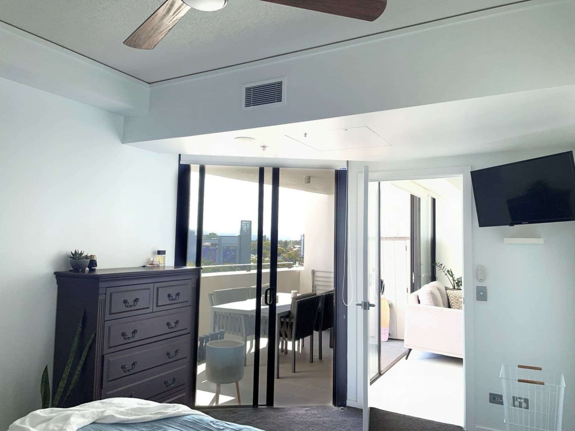609/22 Surf Parade Broadbeach QLD, Broadbeach - Thumbnail 7
