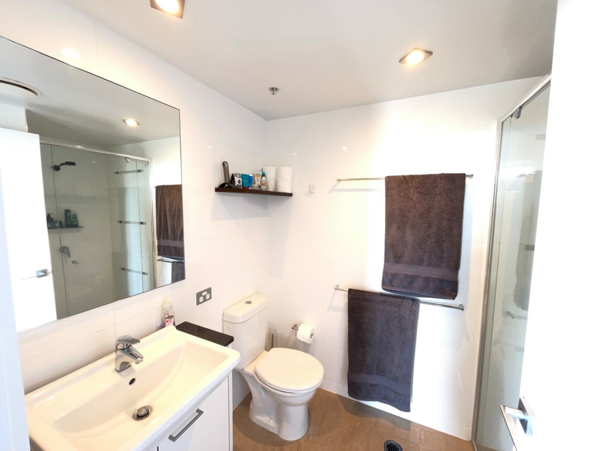 609/22 Surf Parade Broadbeach QLD, Broadbeach - Thumbnail 8
