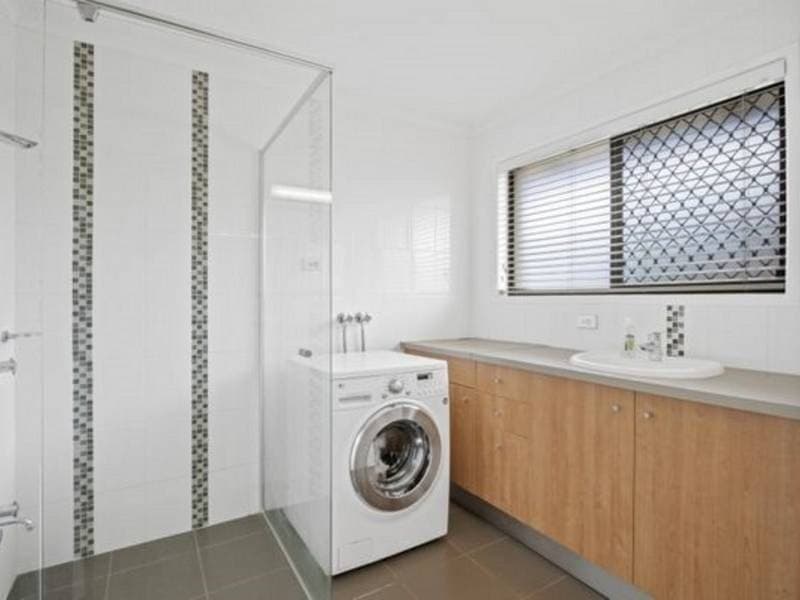 3/35 Armrick Avenue Broadbeach QLD, Broadbeach - Image 1
