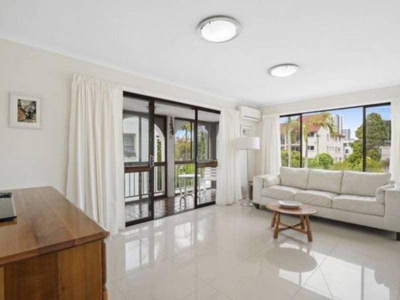 3/35 Armrick Avenue Broadbeach QLD, Broadbeach - Thumbnail 6