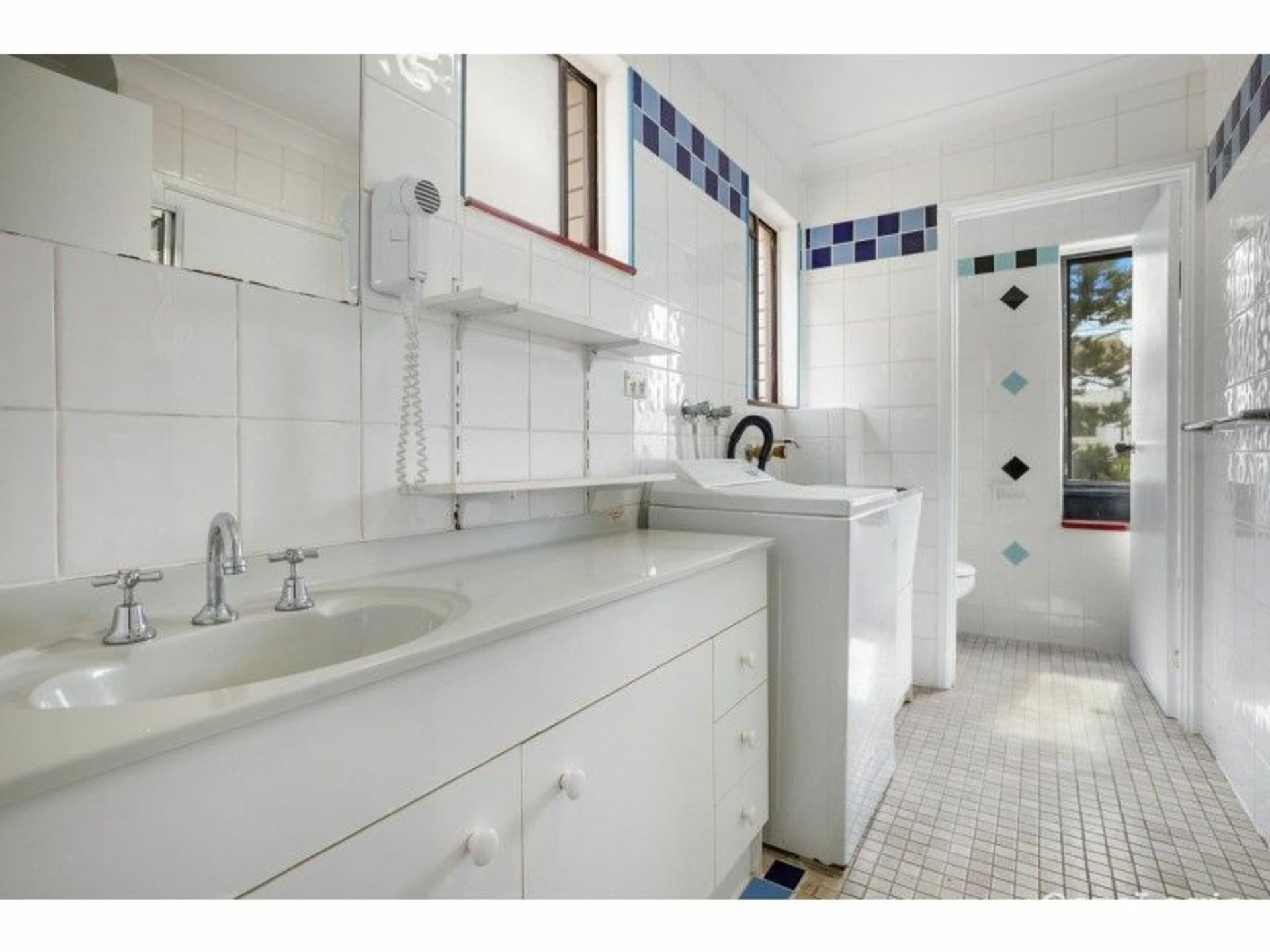 4/18 Sunshine Boulevard Broadbeach Waters QLD, Broadbeach Waters - Thumbnail 7