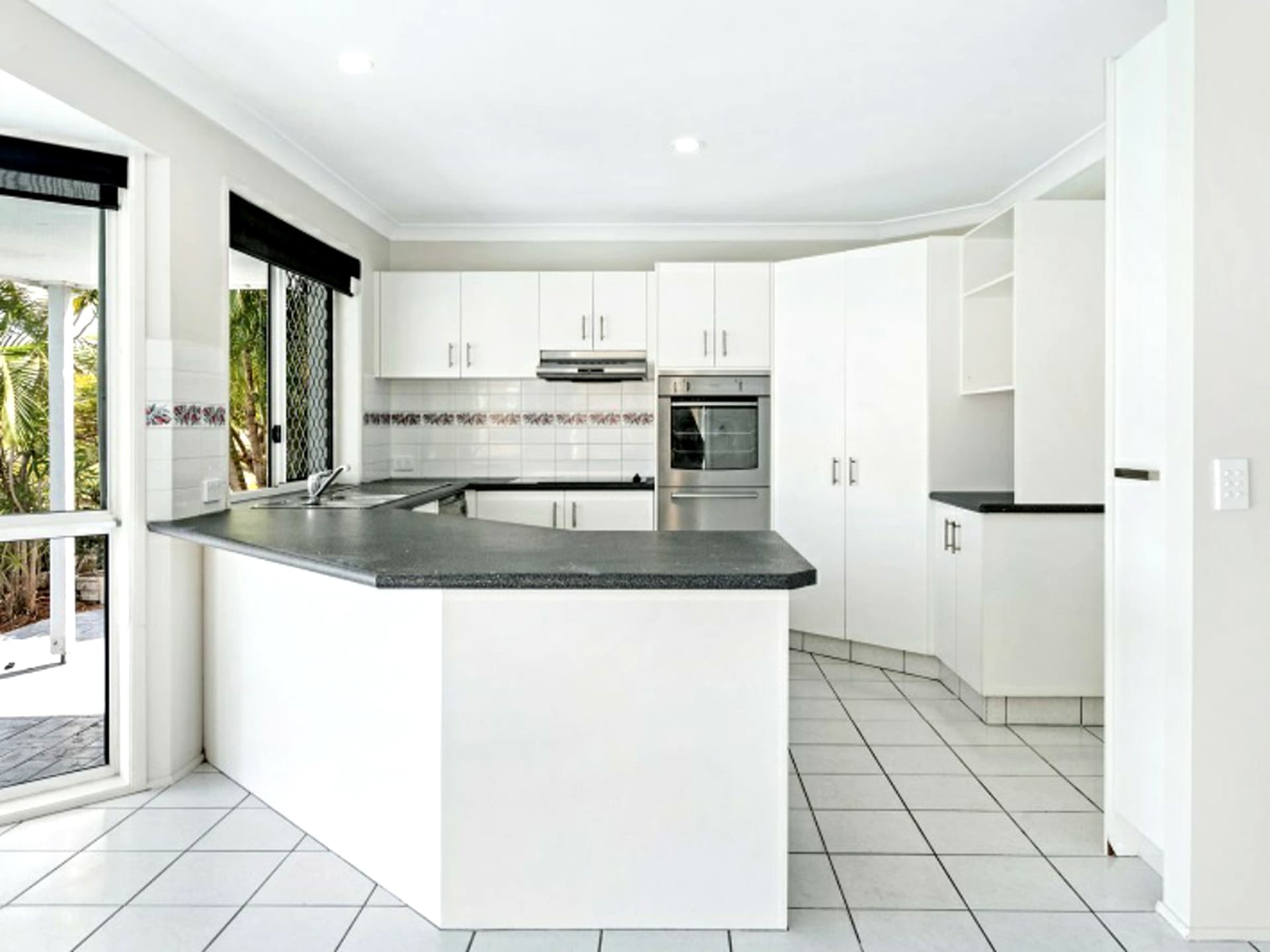 25 Tannah Court Broadbeach Waters QLD, Broadbeach Waters - Thumbnail 6