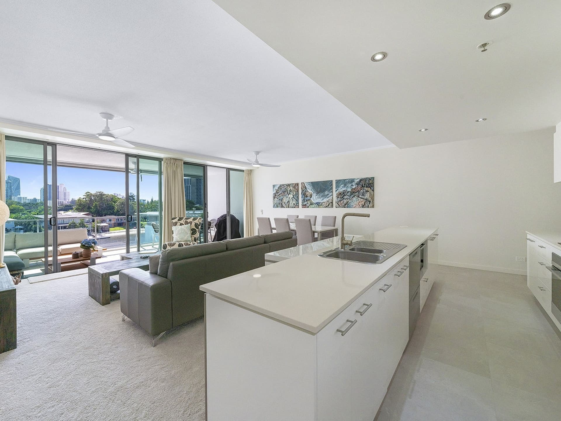 2313/33 T E Peters Drive Broadbeach Waters QLD, Broadbeach Waters - Thumbnail 4