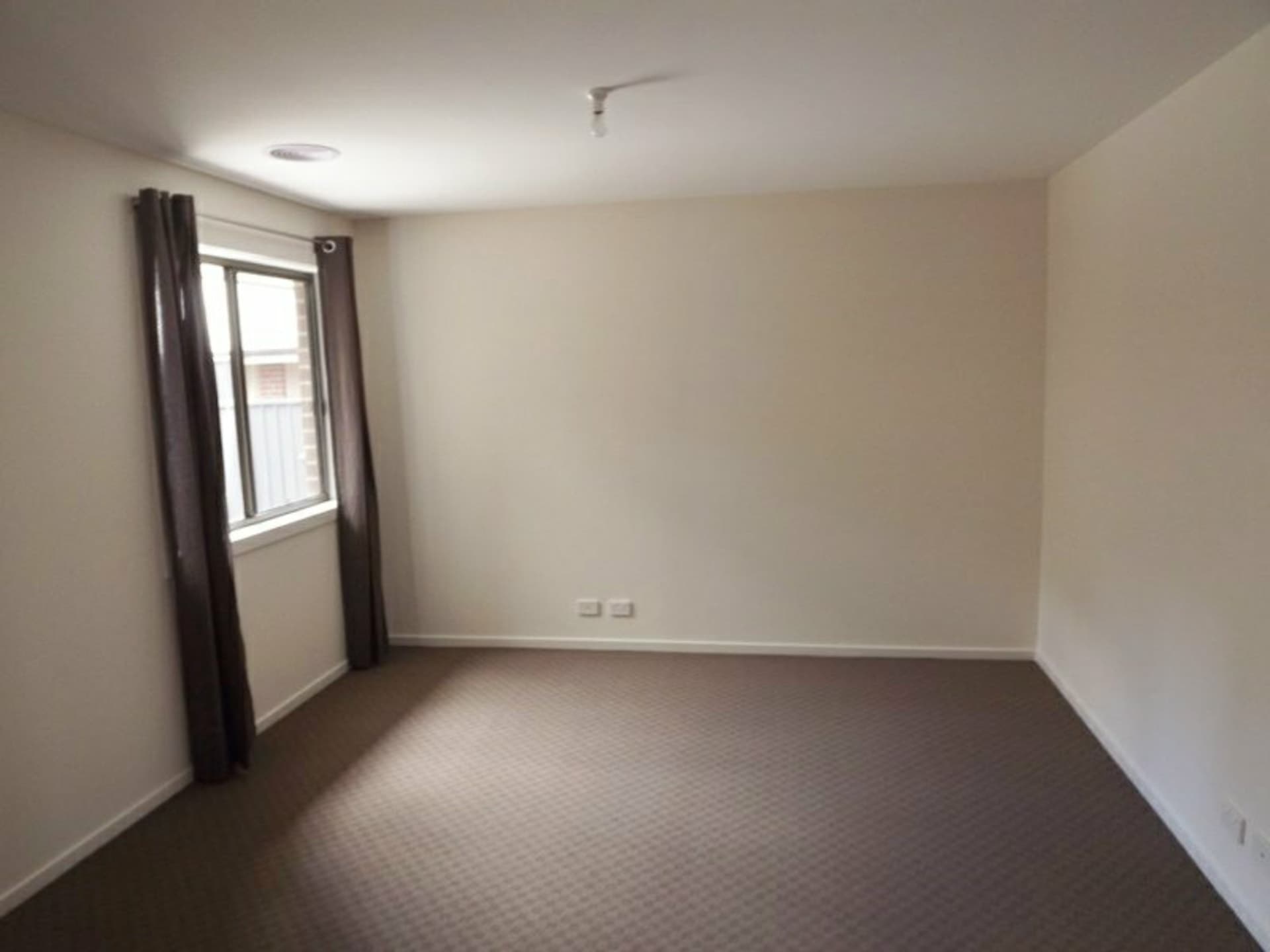 1/33 Ferguson Street Broadford VIC, Broadford - Image 1